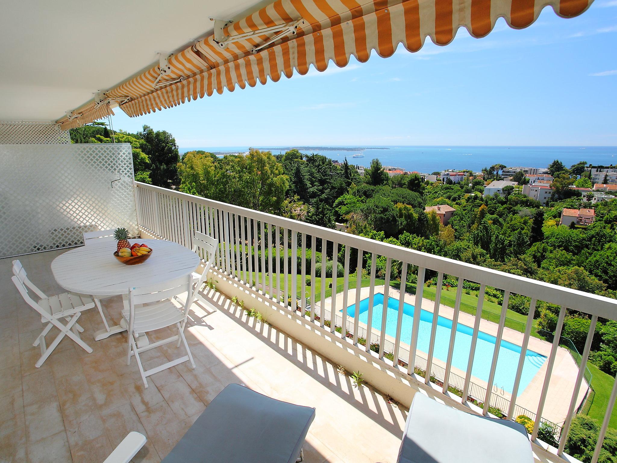 Foto 17 - Appartamento con 1 camera da letto a Cannes con piscina privata e vista mare