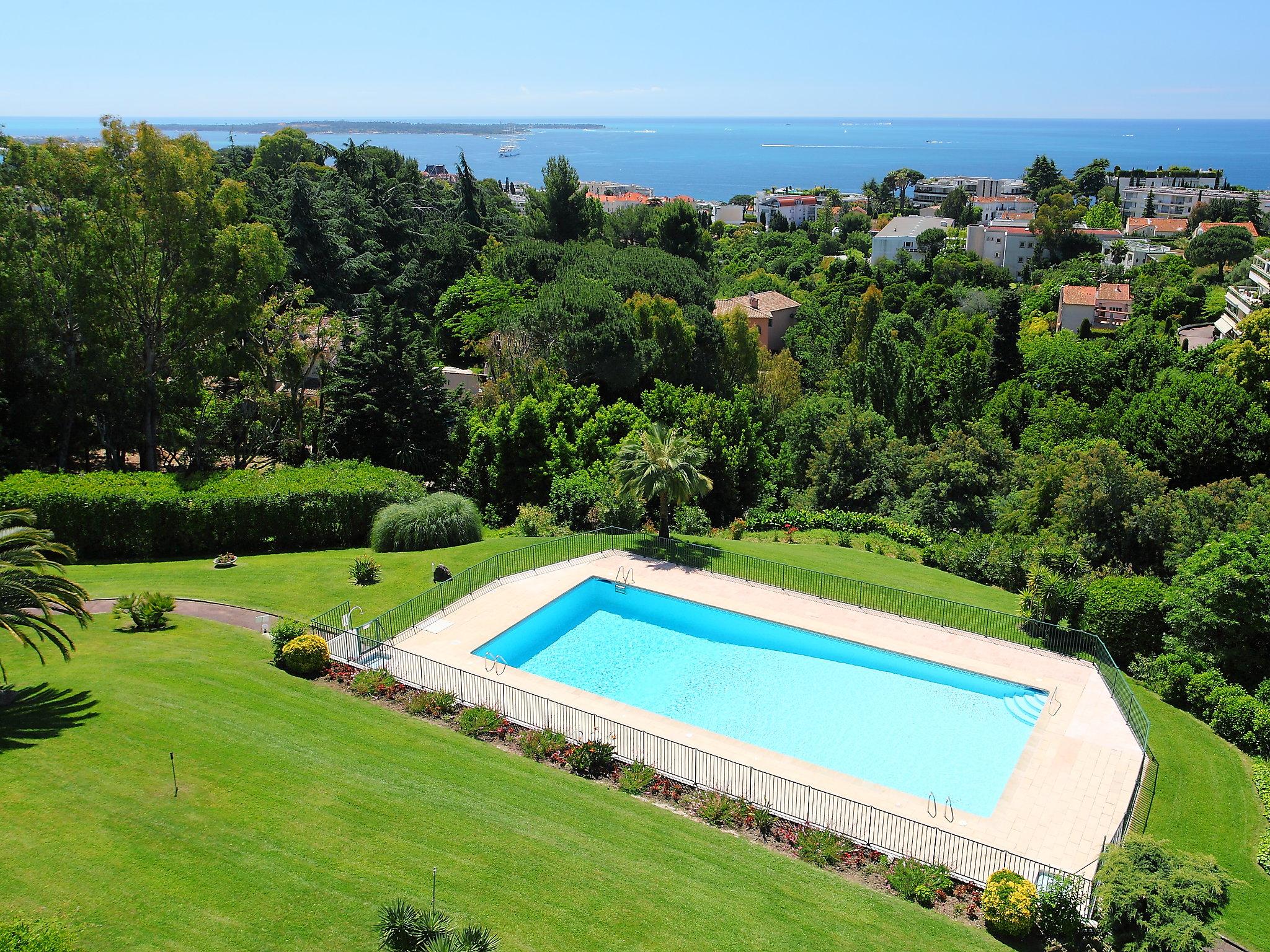Foto 2 - Apartamento de 1 habitación en Cannes con piscina privada y vistas al mar