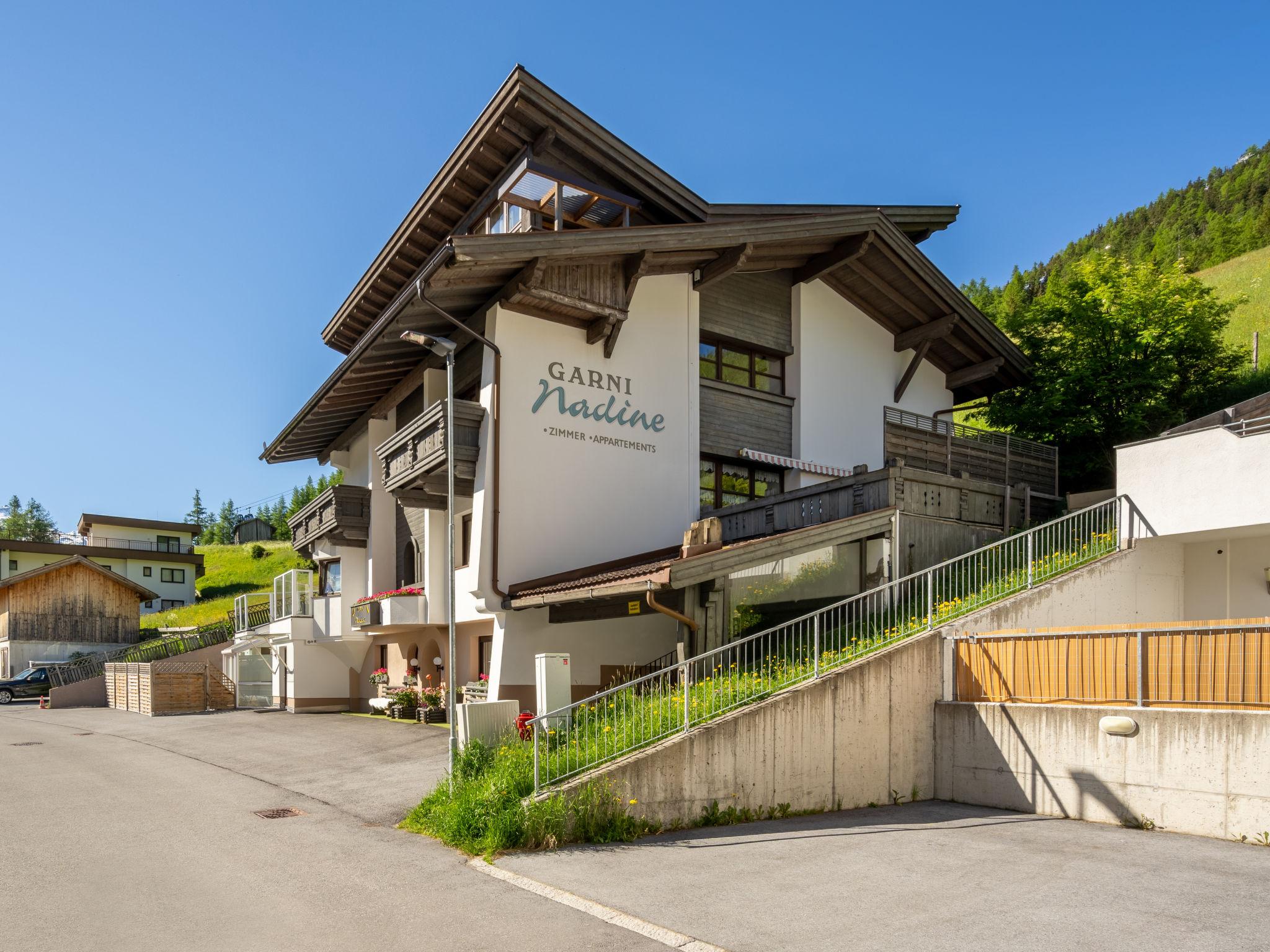 Foto 1 - Apartamento de 2 habitaciones en Sölden con sauna y vistas a la montaña