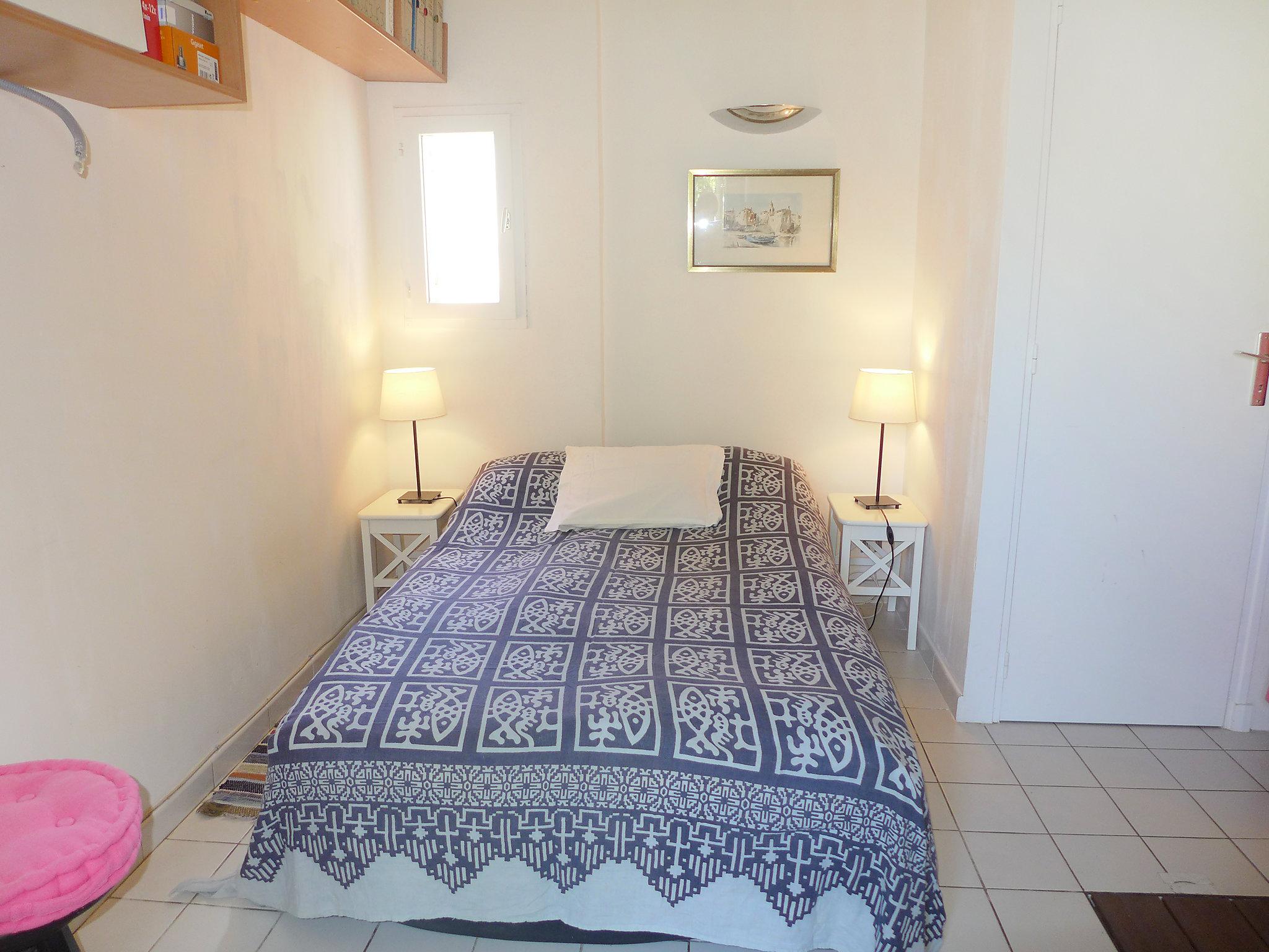 Photo 9 - 3 bedroom House in Saint-Cyr-sur-Mer with garden and sea view