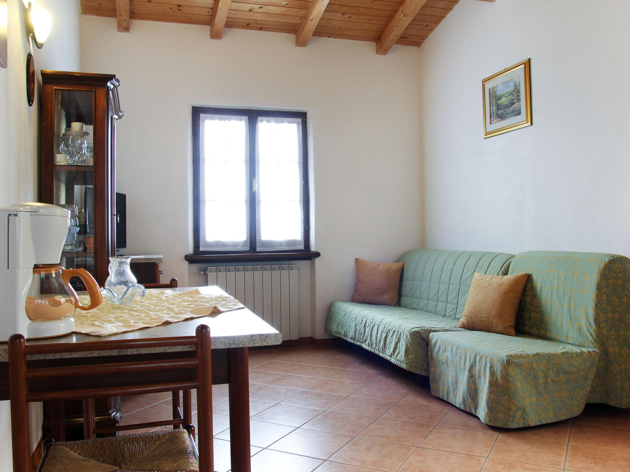 Photo 3 - 1 bedroom Apartment in Tremosine sul Garda with swimming pool and garden