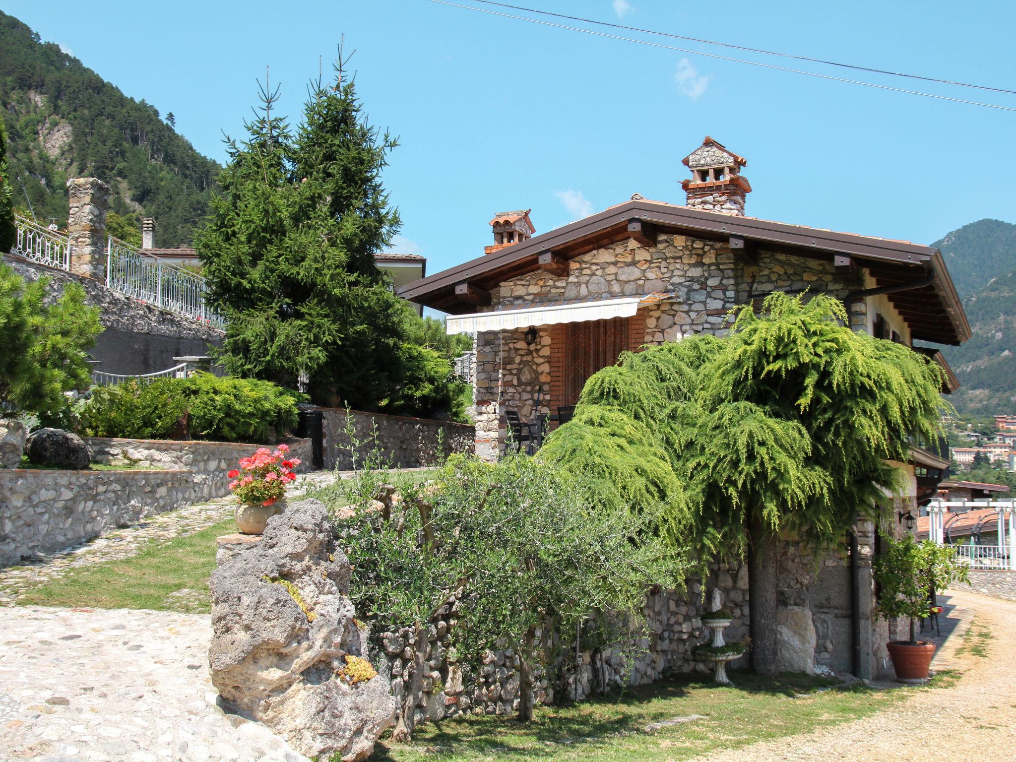 Foto 6 - Apartamento de 1 quarto em Tremosine sul Garda com piscina e jardim