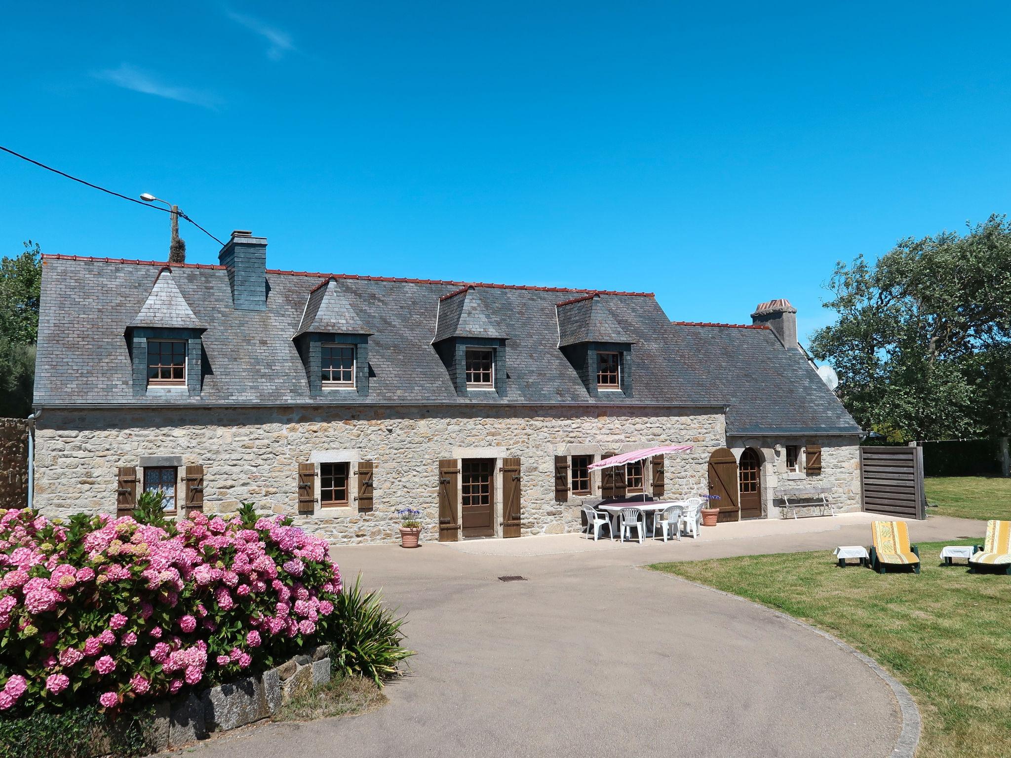 Photo 1 - Maison de 4 chambres à Plouescat avec jardin et vues à la mer