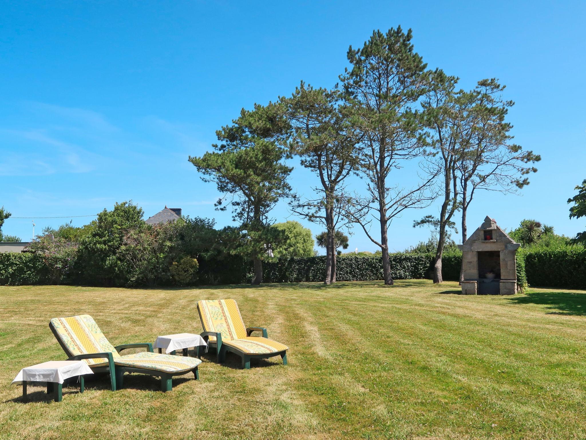 Photo 16 - Maison de 4 chambres à Plouescat avec jardin et vues à la mer