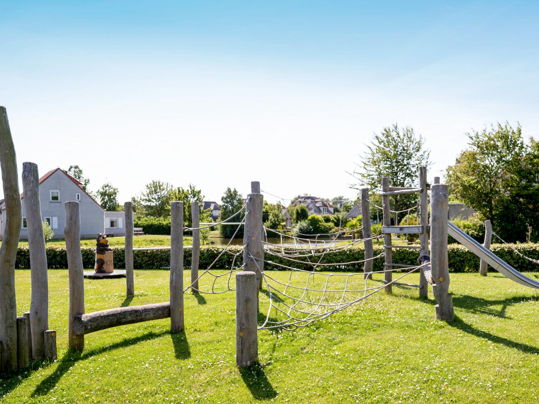 Foto 14 - Haus mit 4 Schlafzimmern in Hellevoetsluis mit schwimmbad und blick aufs meer