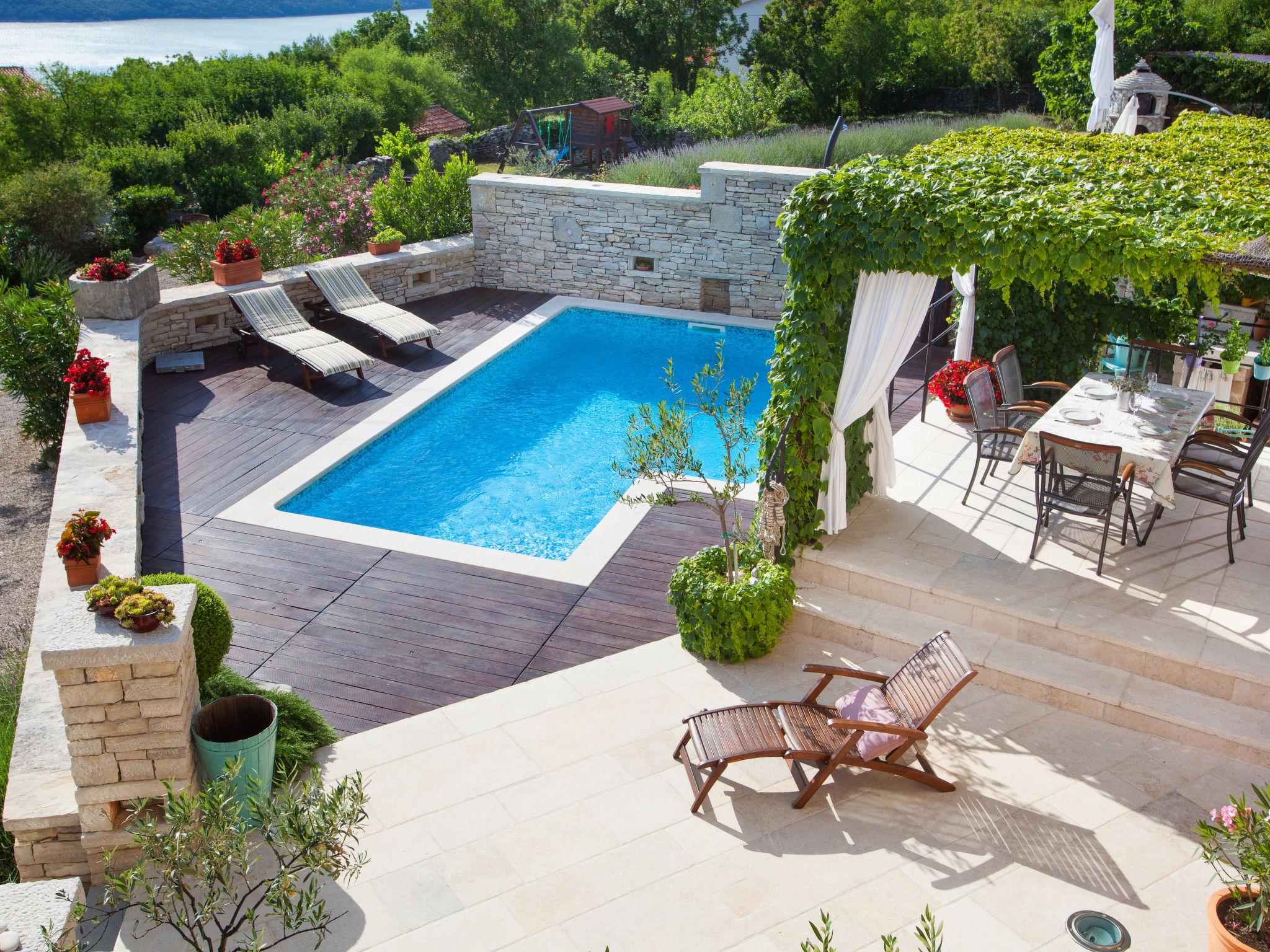 Foto 4 - Casa de 3 quartos em Raša com piscina privada e vistas do mar