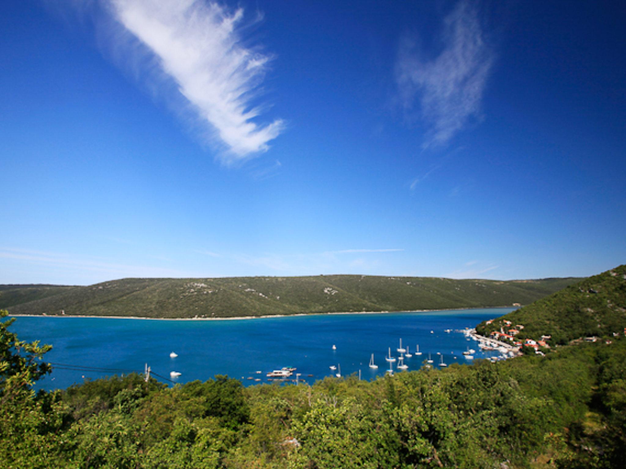 Foto 17 - Haus mit 3 Schlafzimmern in Raša mit privater pool und blick aufs meer