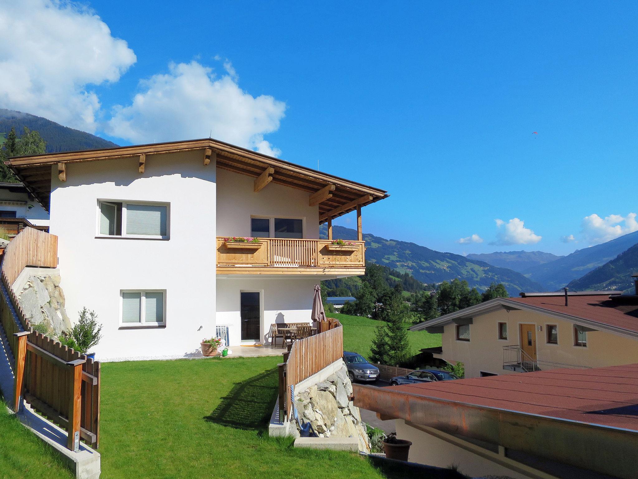 Foto 1 - Apartamento de 3 quartos em Schwendau com terraço e vista para a montanha