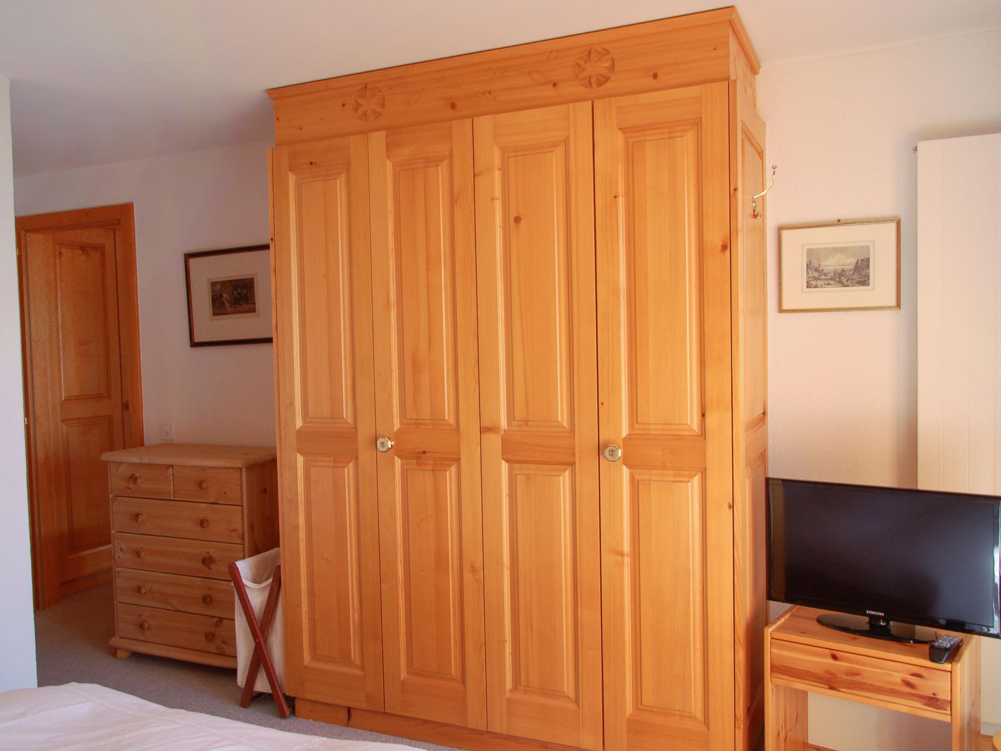 Foto 14 - Appartamento con 1 camera da letto a Ollon con sauna e vista sulle montagne