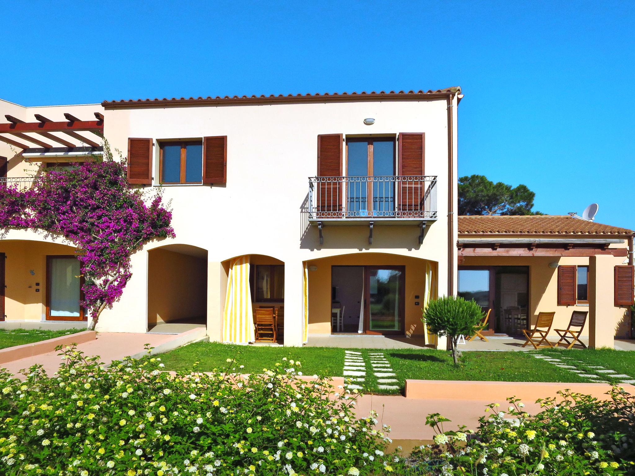 Foto 1 - Apartamento de 1 habitación en Santa Teresa Gallura con terraza y vistas al mar