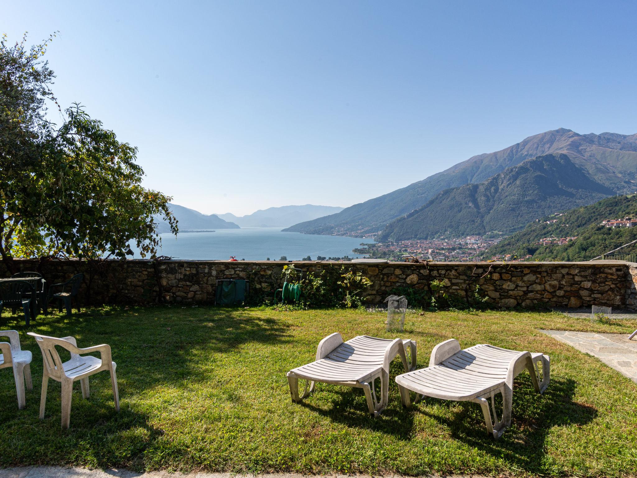 Photo 16 - Appartement en Gravedona ed Uniti avec piscine et vues sur la montagne