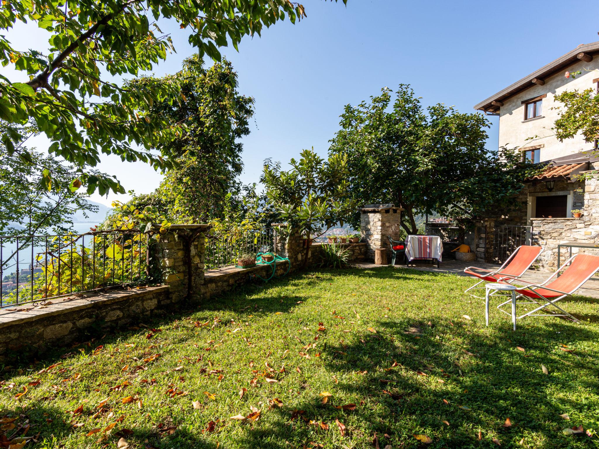 Foto 18 - Apartamento de 1 habitación en Gravedona ed Uniti con piscina y vistas a la montaña