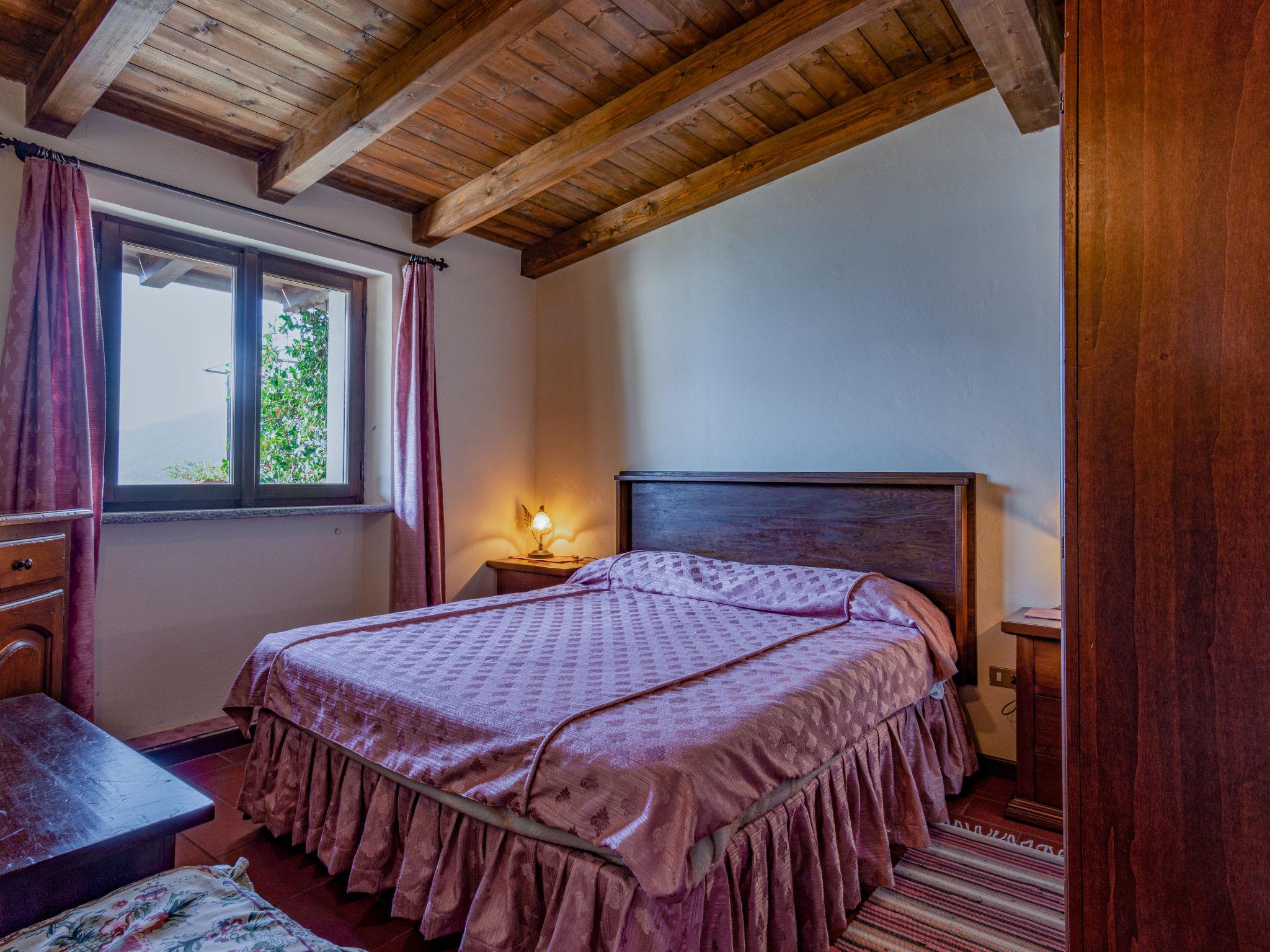 Foto 5 - Appartamento con 1 camera da letto a Gravedona ed Uniti con piscina e giardino