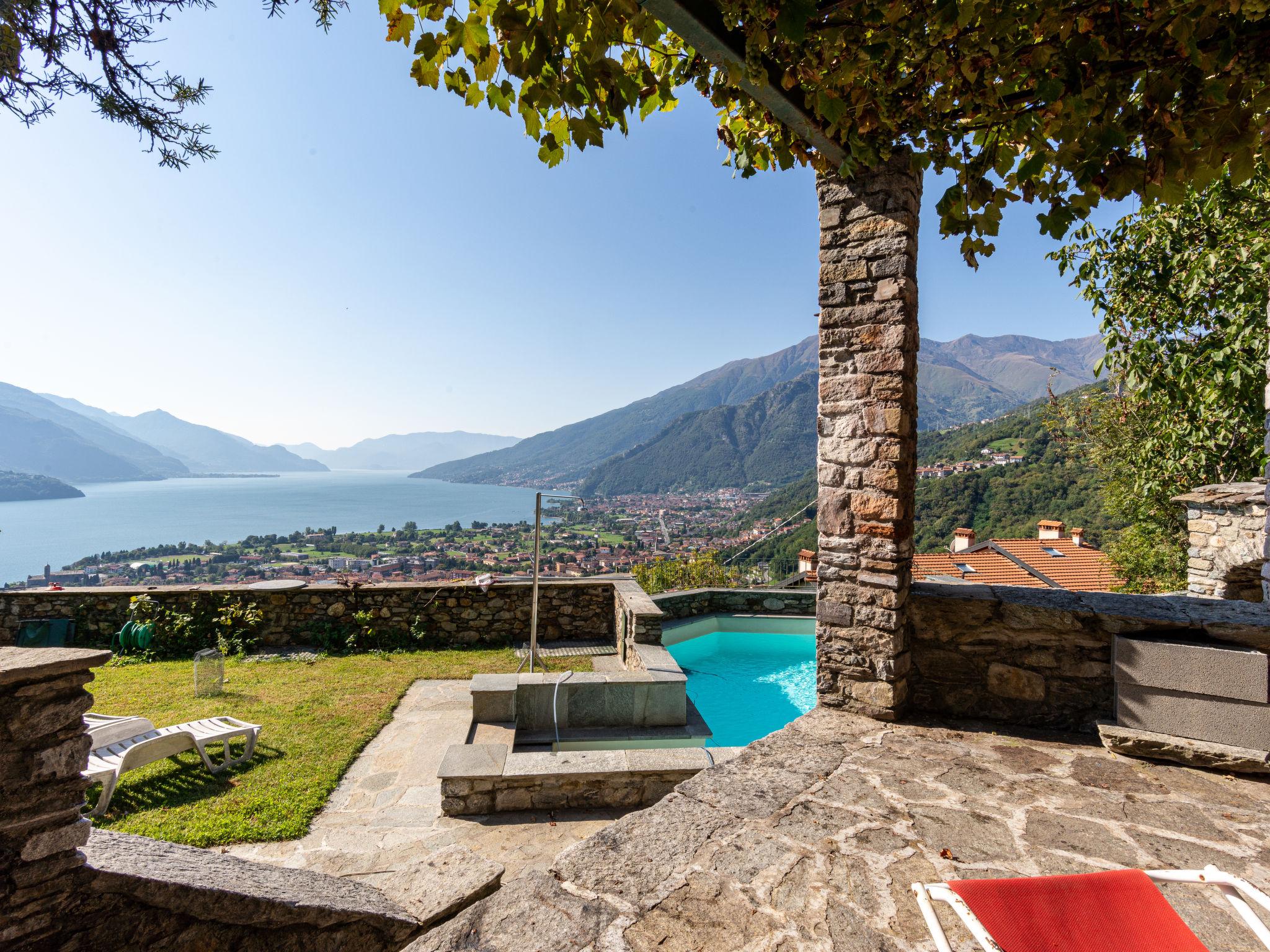 Photo 13 - Appartement en Gravedona ed Uniti avec piscine et vues sur la montagne