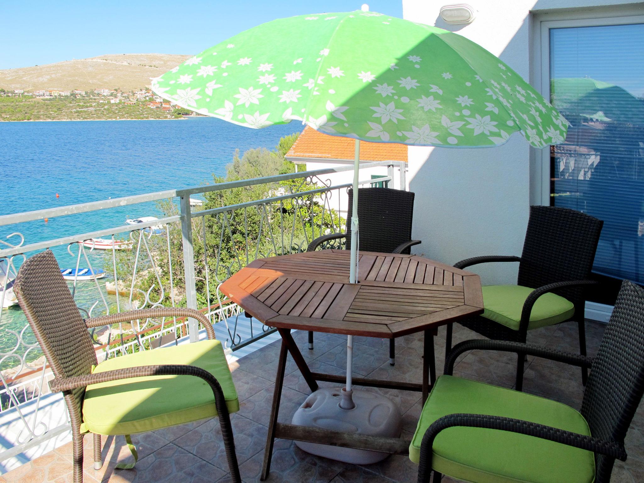 Foto 6 - Apartamento de 3 habitaciones en Sibenik con terraza