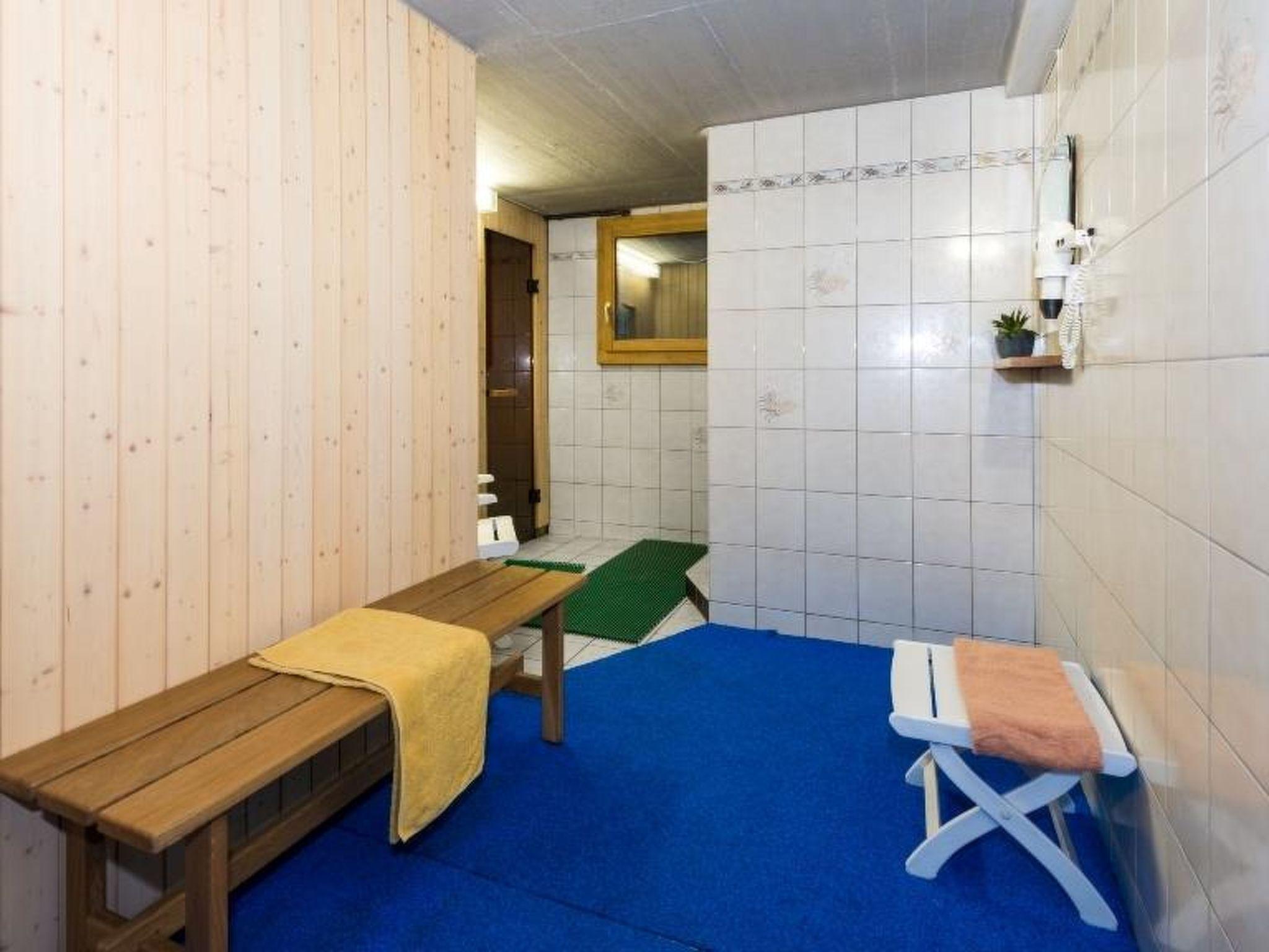 Foto 11 - Apartamento de 2 quartos em Saas-Grund com sauna