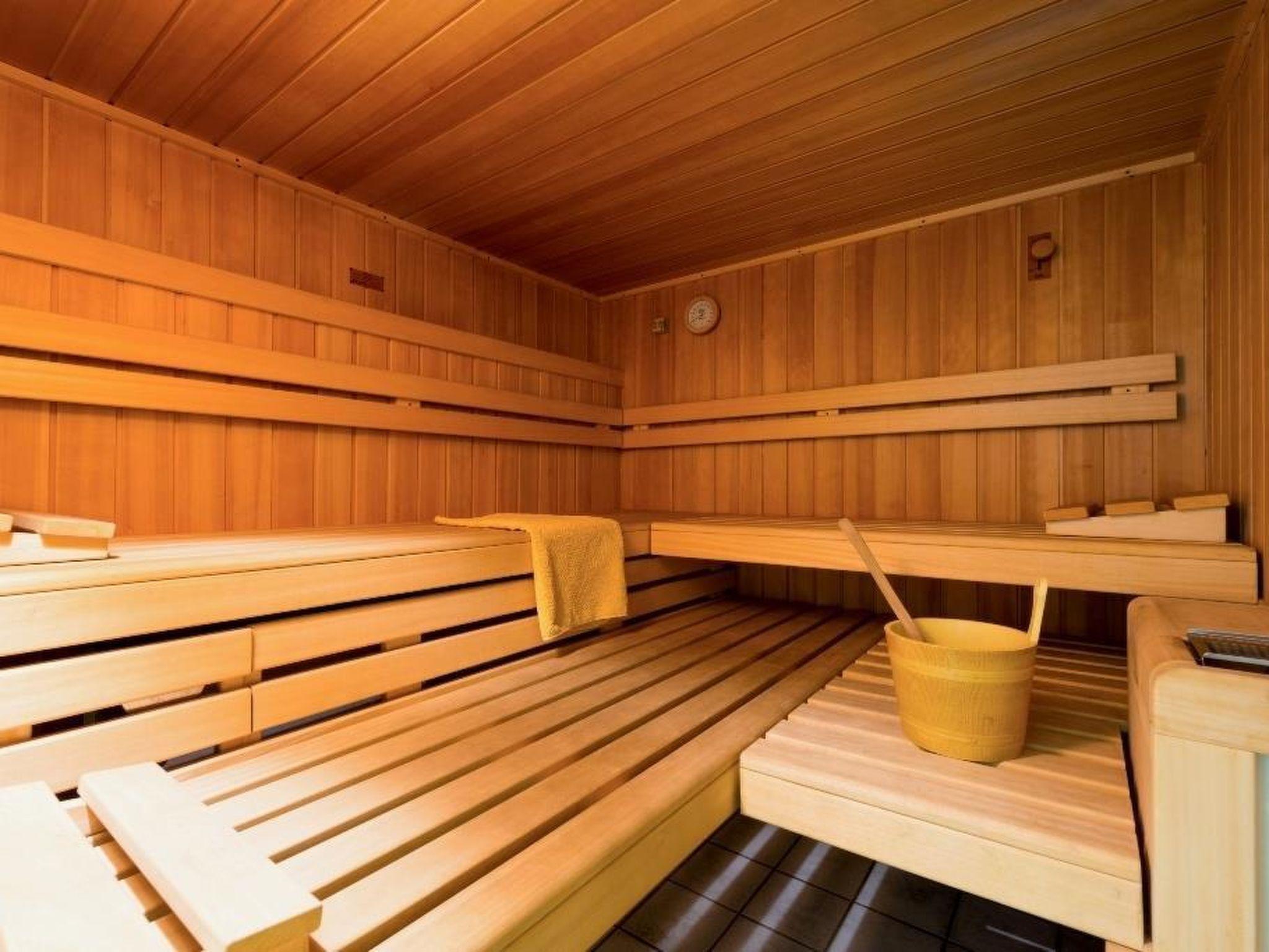 Foto 4 - Appartamento con 2 camere da letto a Saas-Grund con sauna