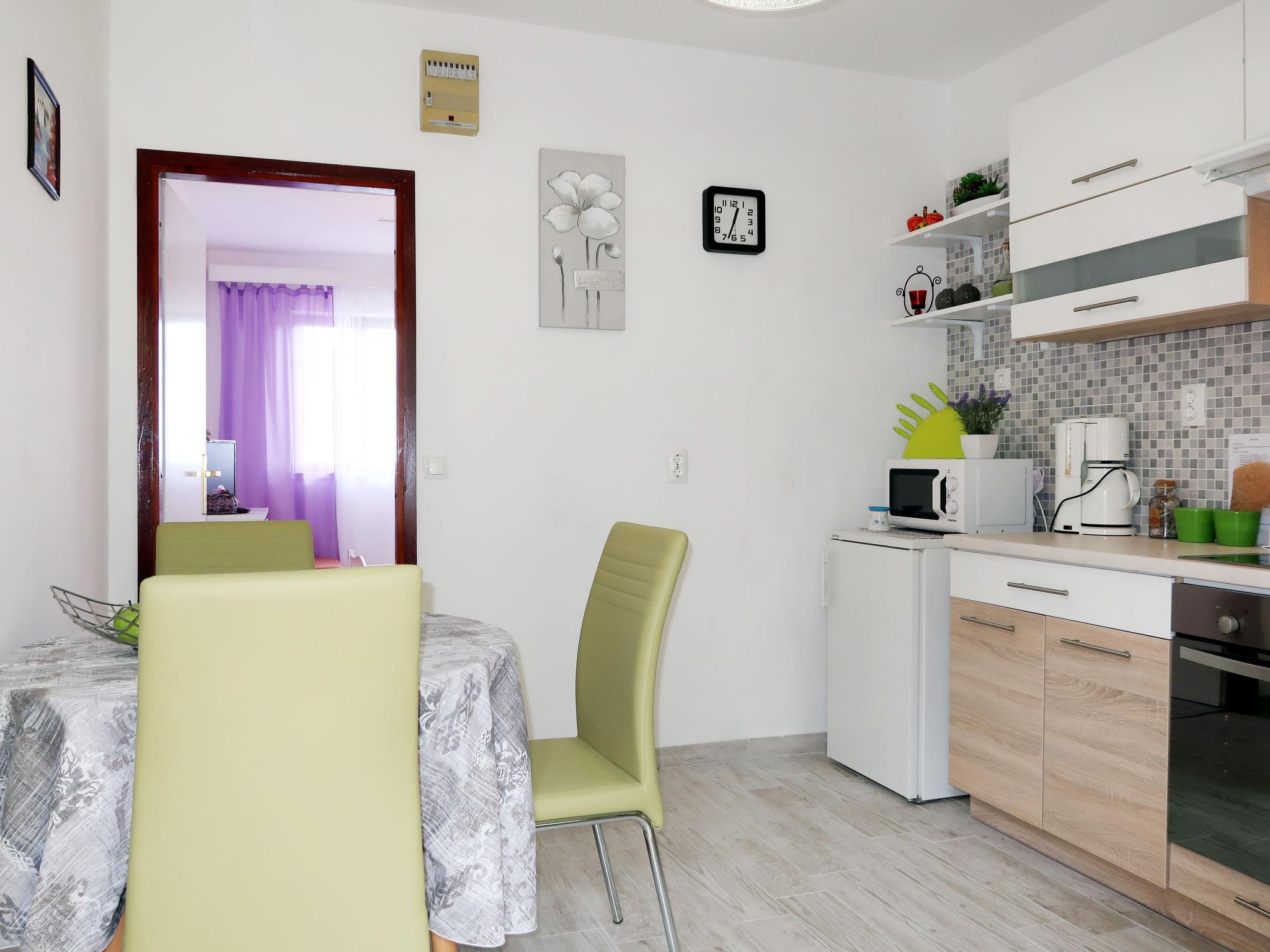 Foto 5 - Apartamento de 1 habitación en Blato con jardín