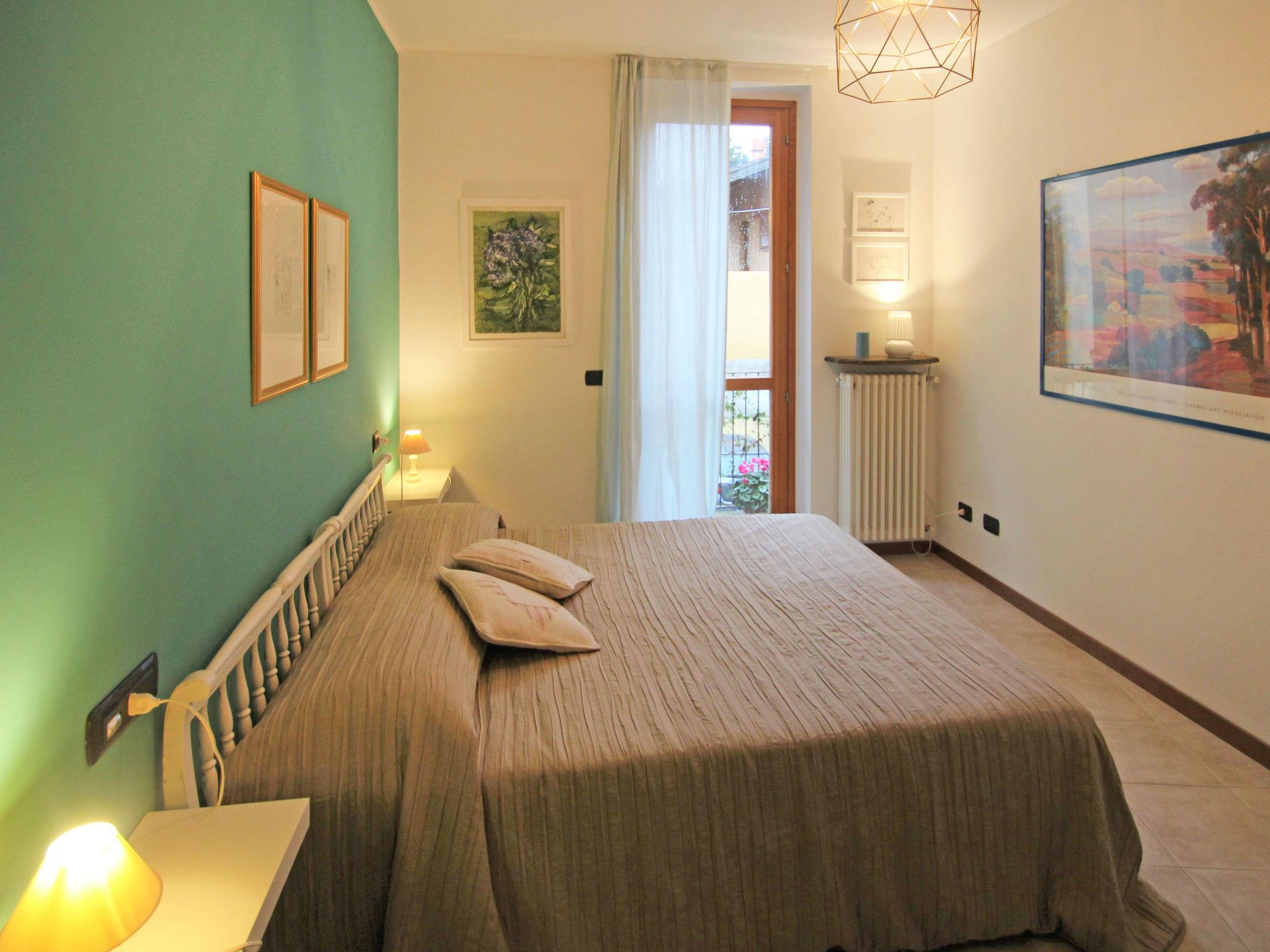 Foto 11 - Apartamento de 1 habitación en Luino con vistas a la montaña