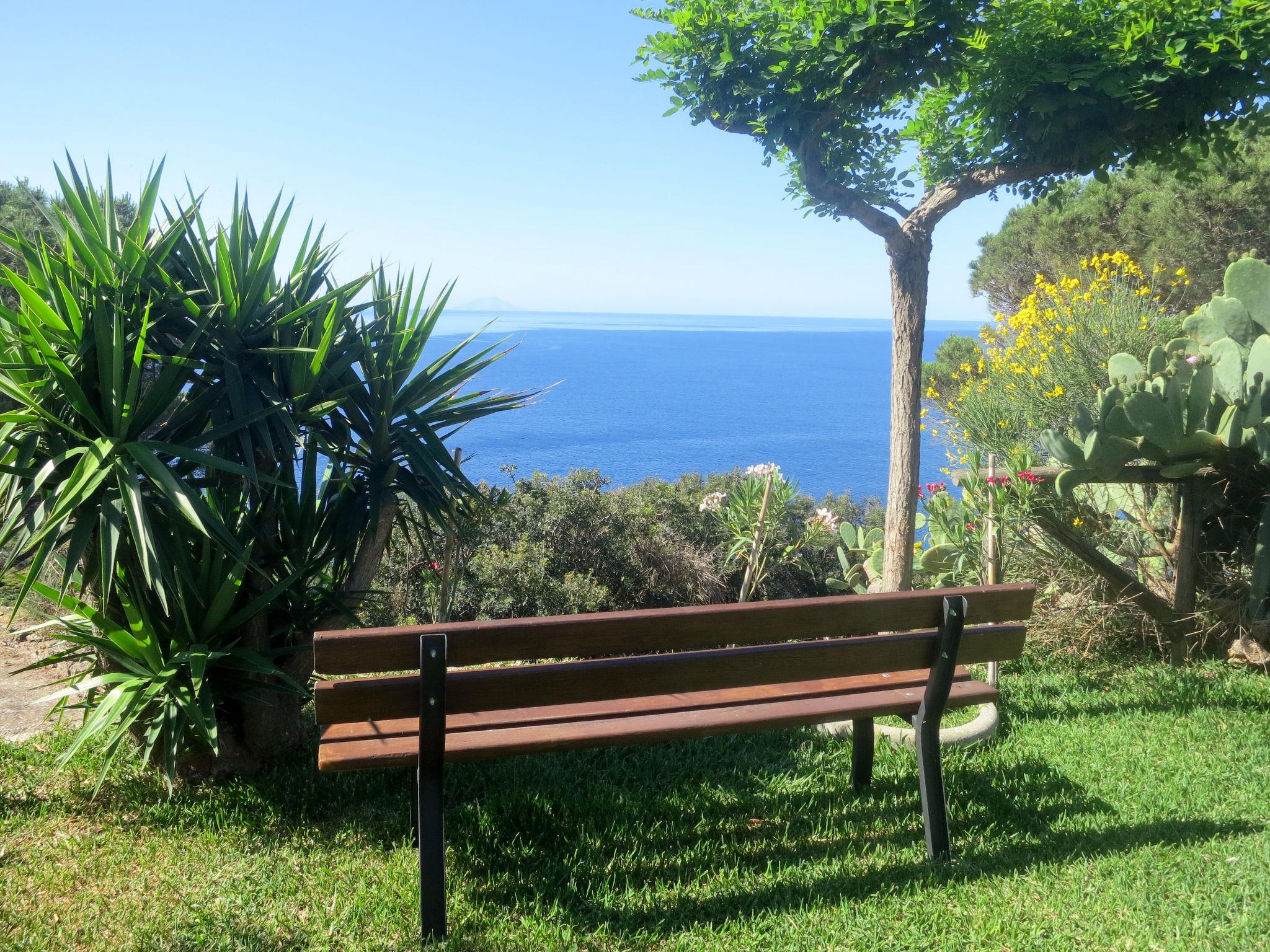 Foto 20 - Appartamento con 1 camera da letto a Capoliveri con giardino e terrazza