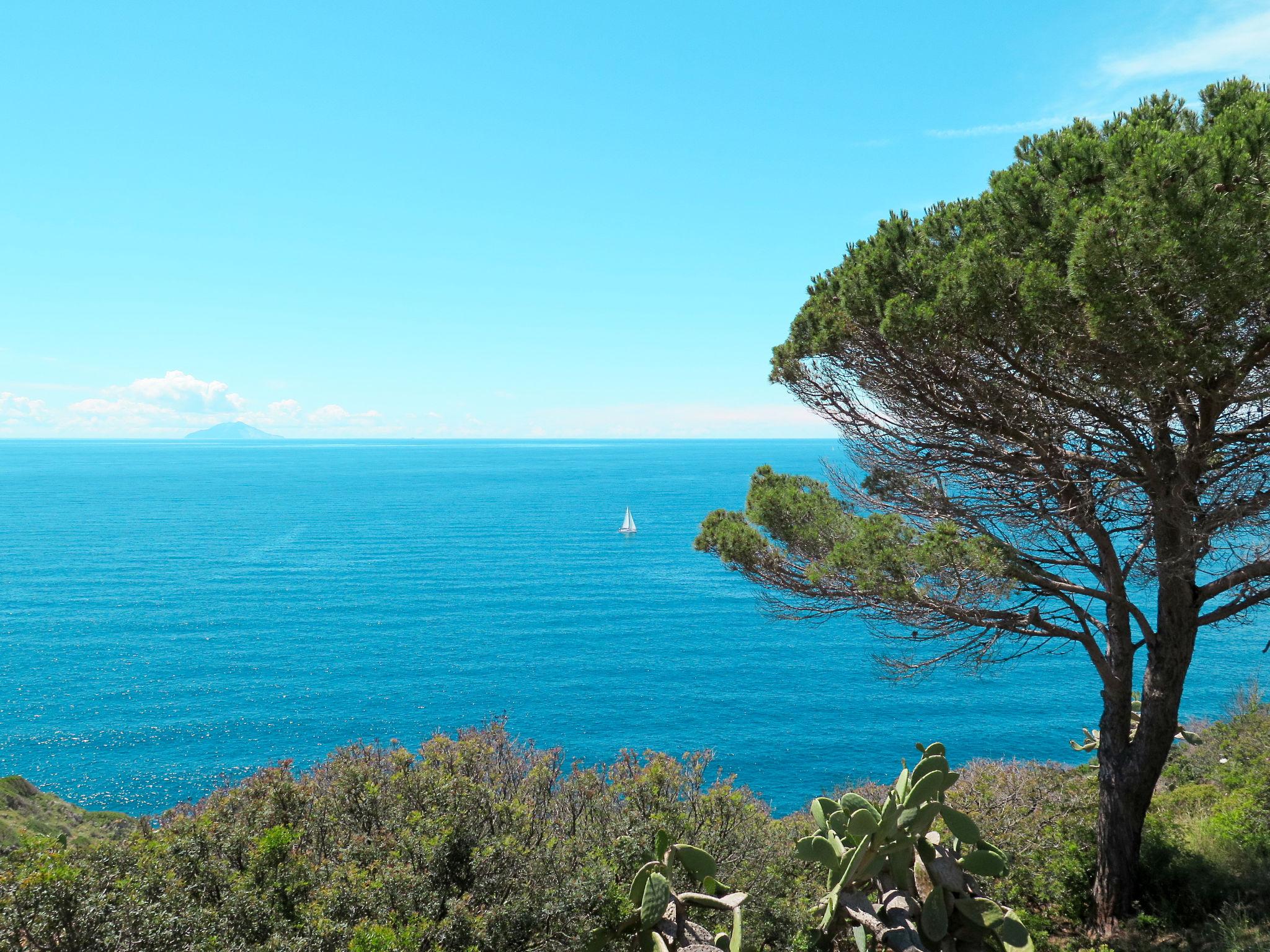 Photo 25 - Appartement de 2 chambres à Capoliveri avec jardin et vues à la mer