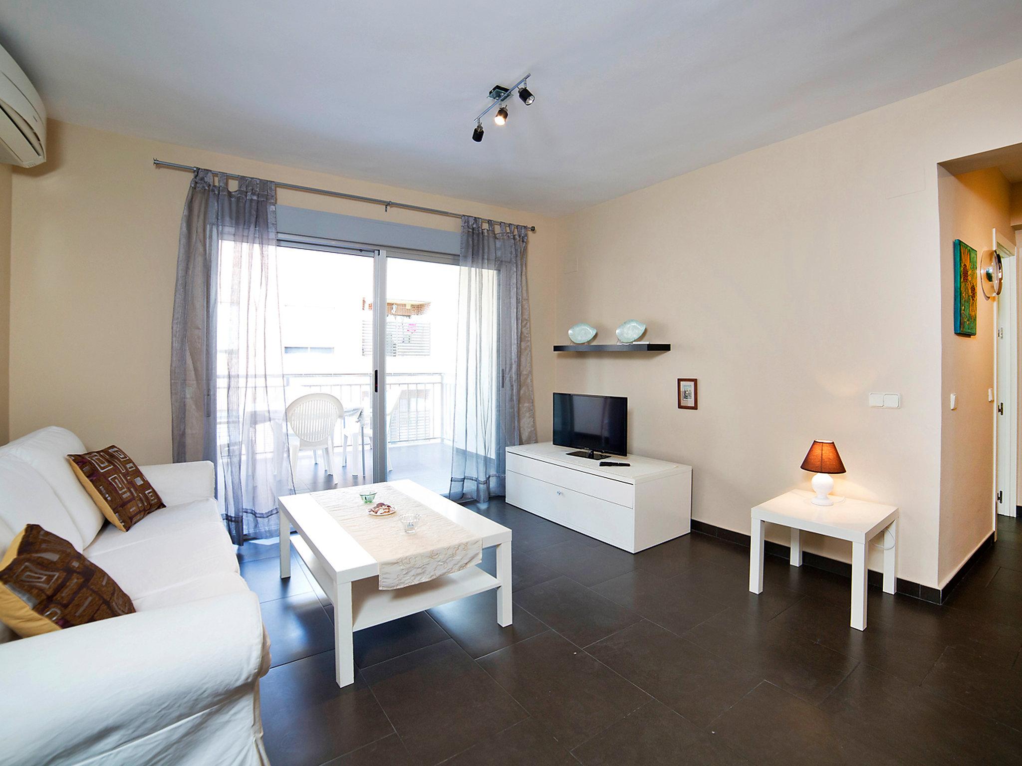 Photo 1 - 3 bedroom Apartment in Calp with terrace