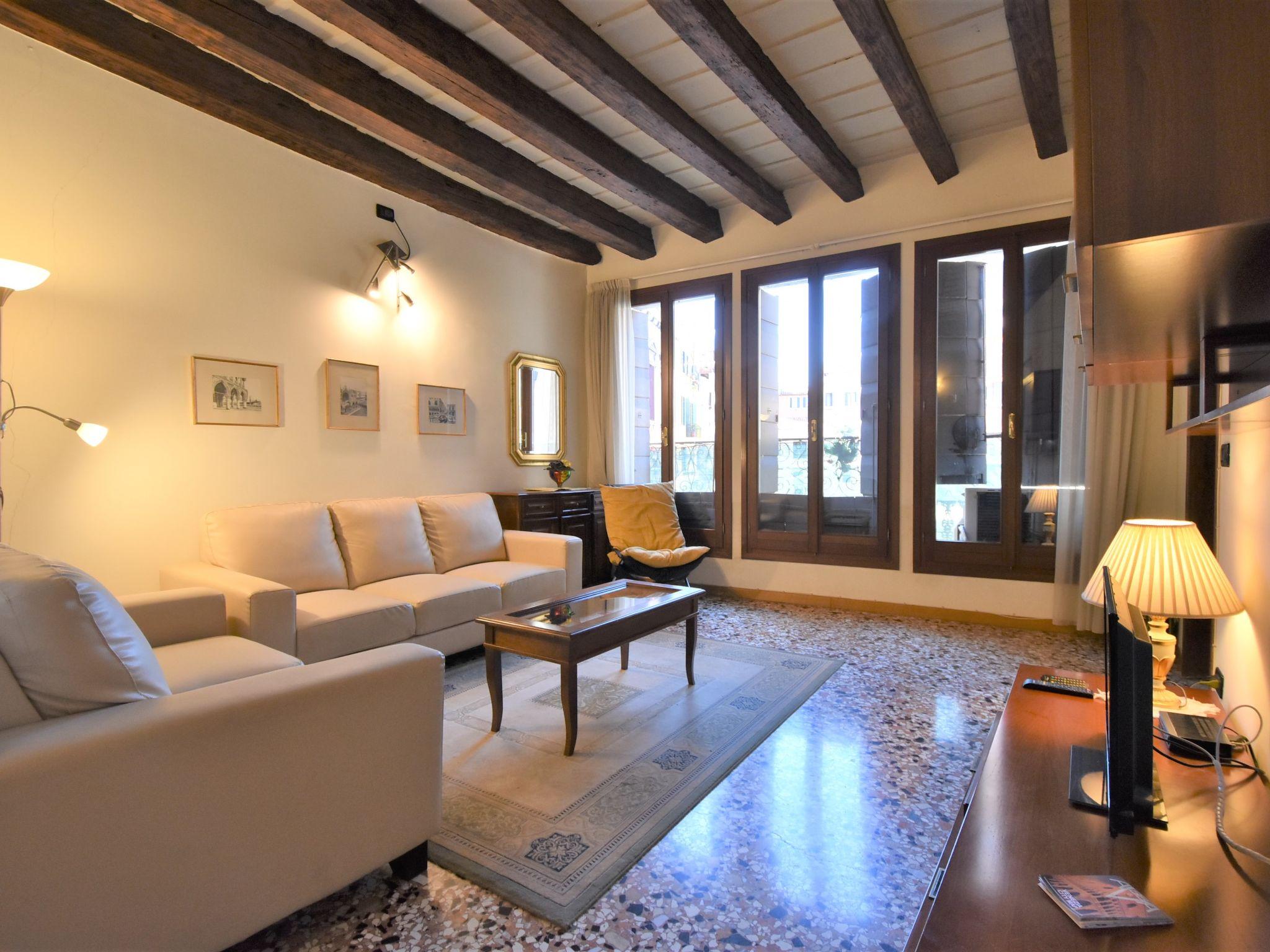 Foto 2 - Apartamento de 2 quartos em Veneza