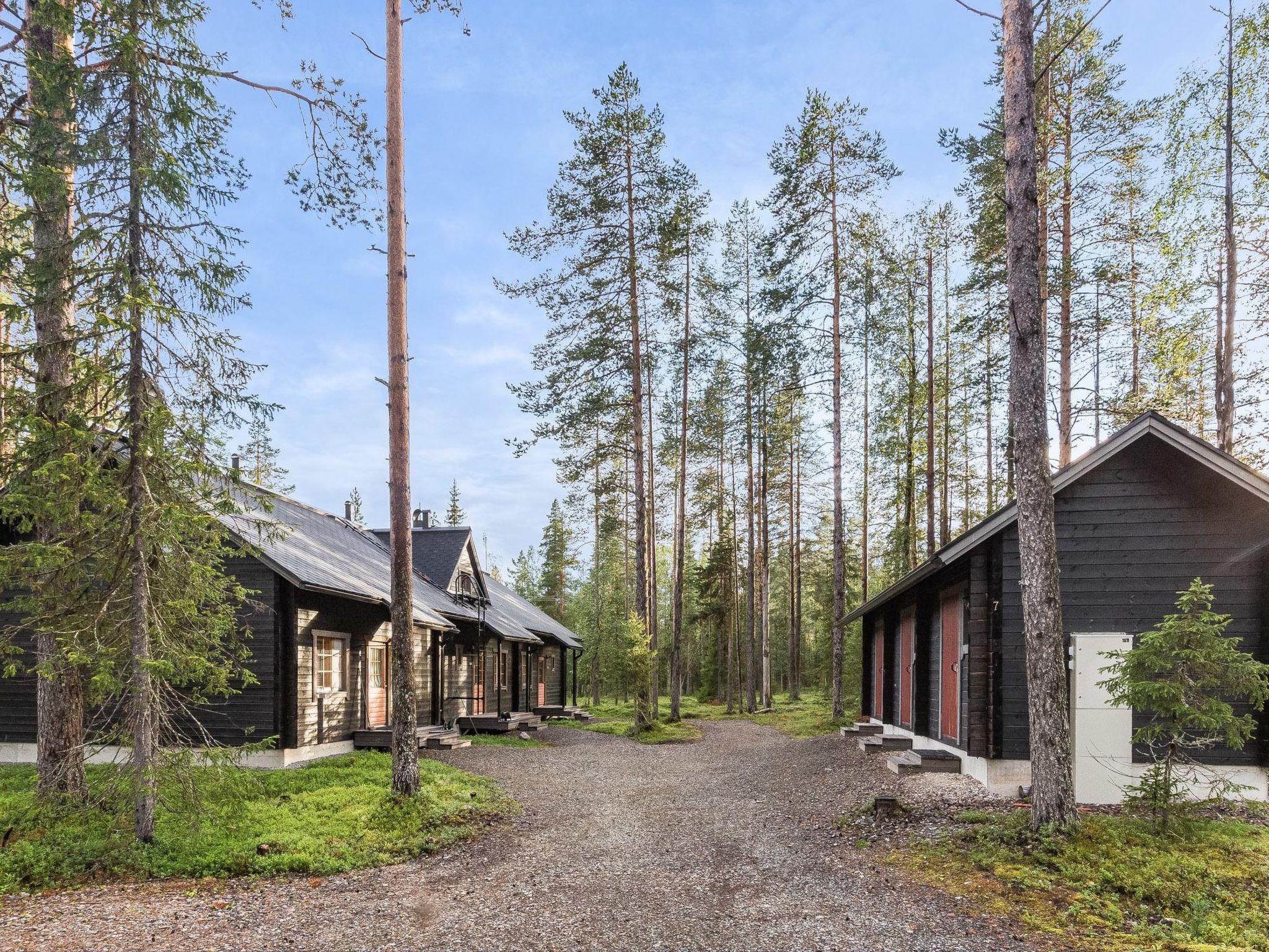 Foto 25 - Haus mit 1 Schlafzimmer in Kolari mit sauna und blick auf die berge