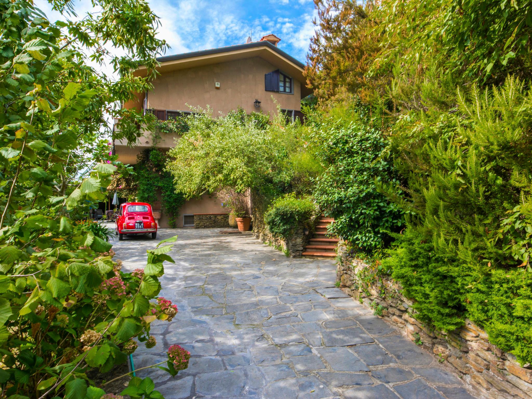 Photo 2 - Maison de 2 chambres à Massa avec piscine privée et jardin