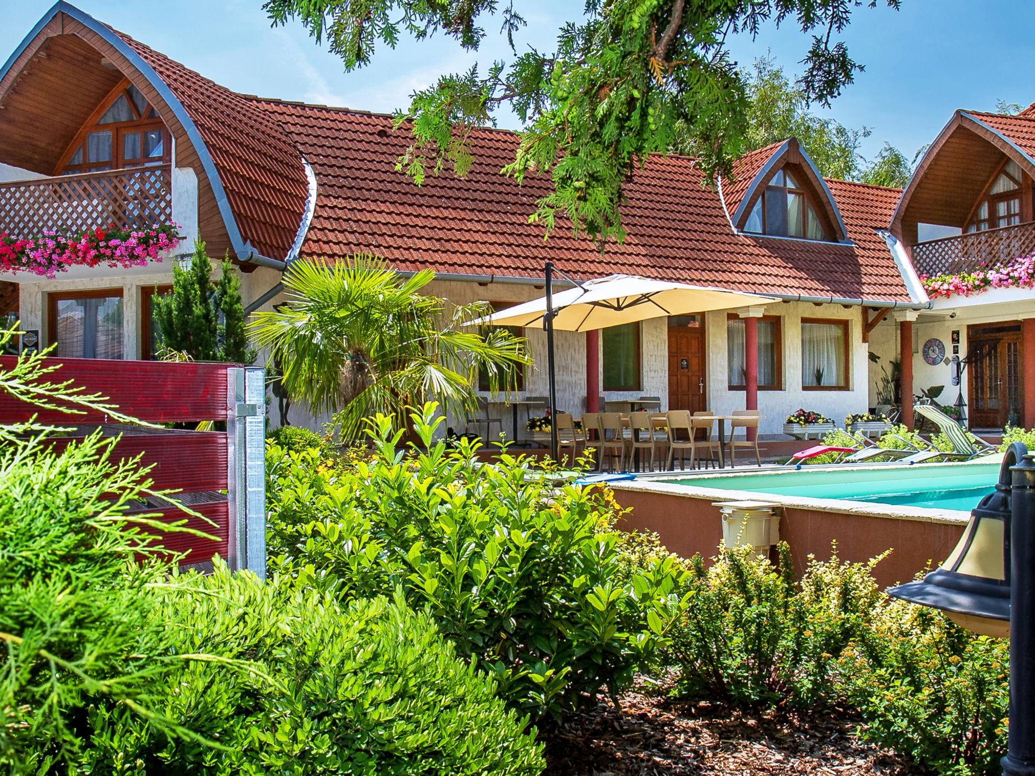 Photo 13 - Apartment in Balatonmáriafürdő with swimming pool and garden