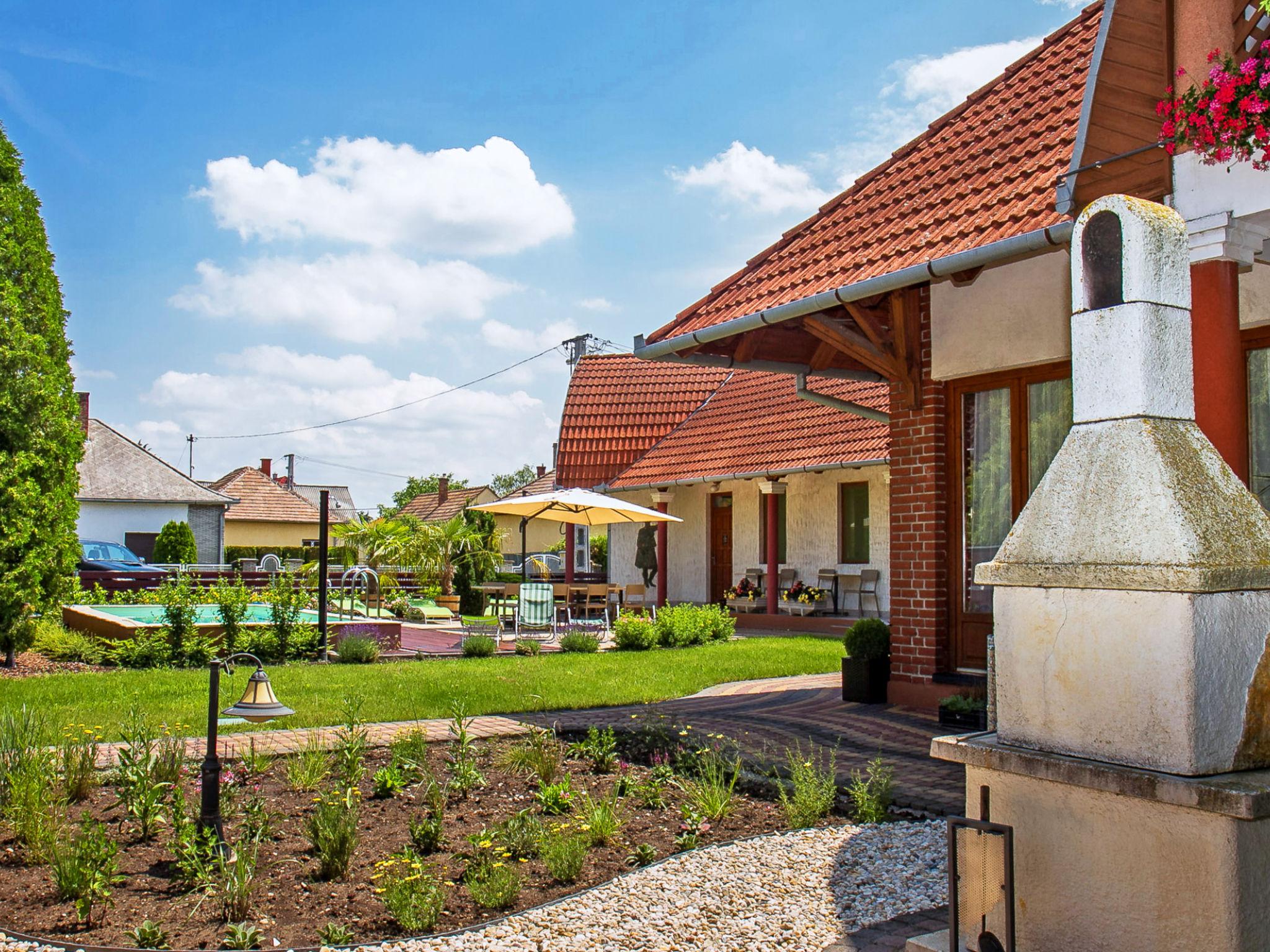 Photo 14 - Apartment in Balatonmáriafürdő with swimming pool and garden