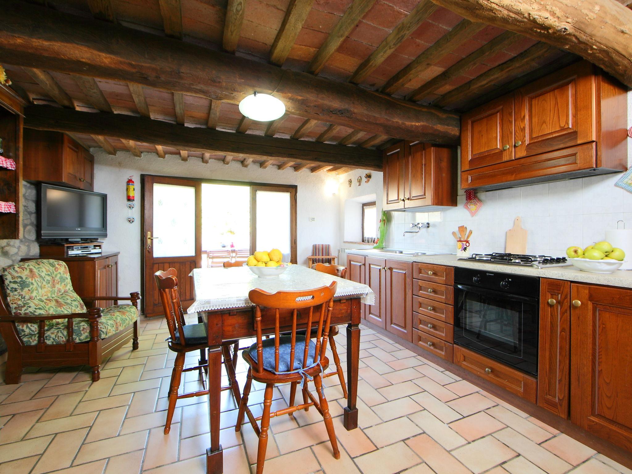 Photo 5 - 2 bedroom House in Roccastrada with private pool and garden