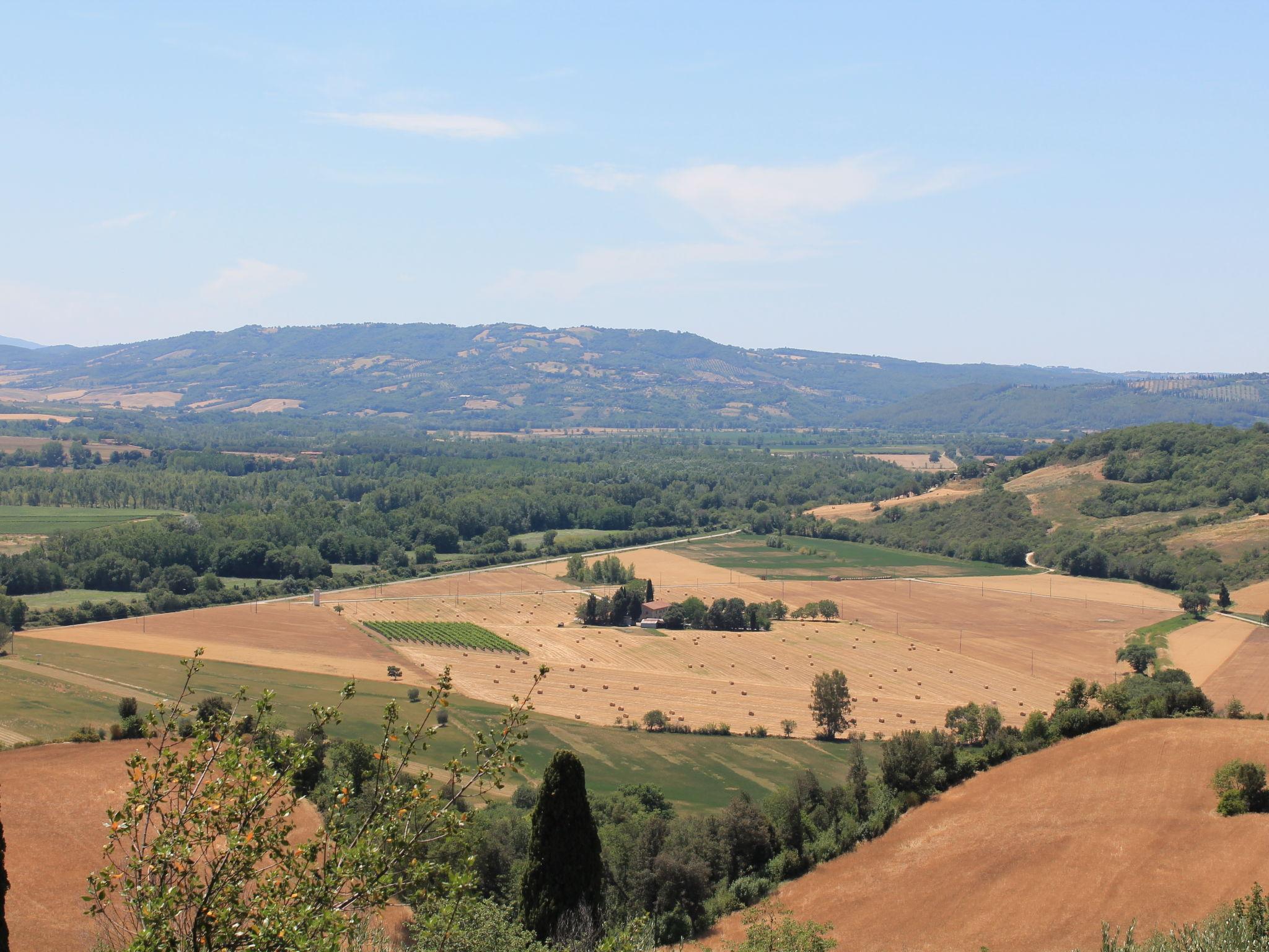 Photo 25 - 2 bedroom House in Civitella Paganico with swimming pool and garden