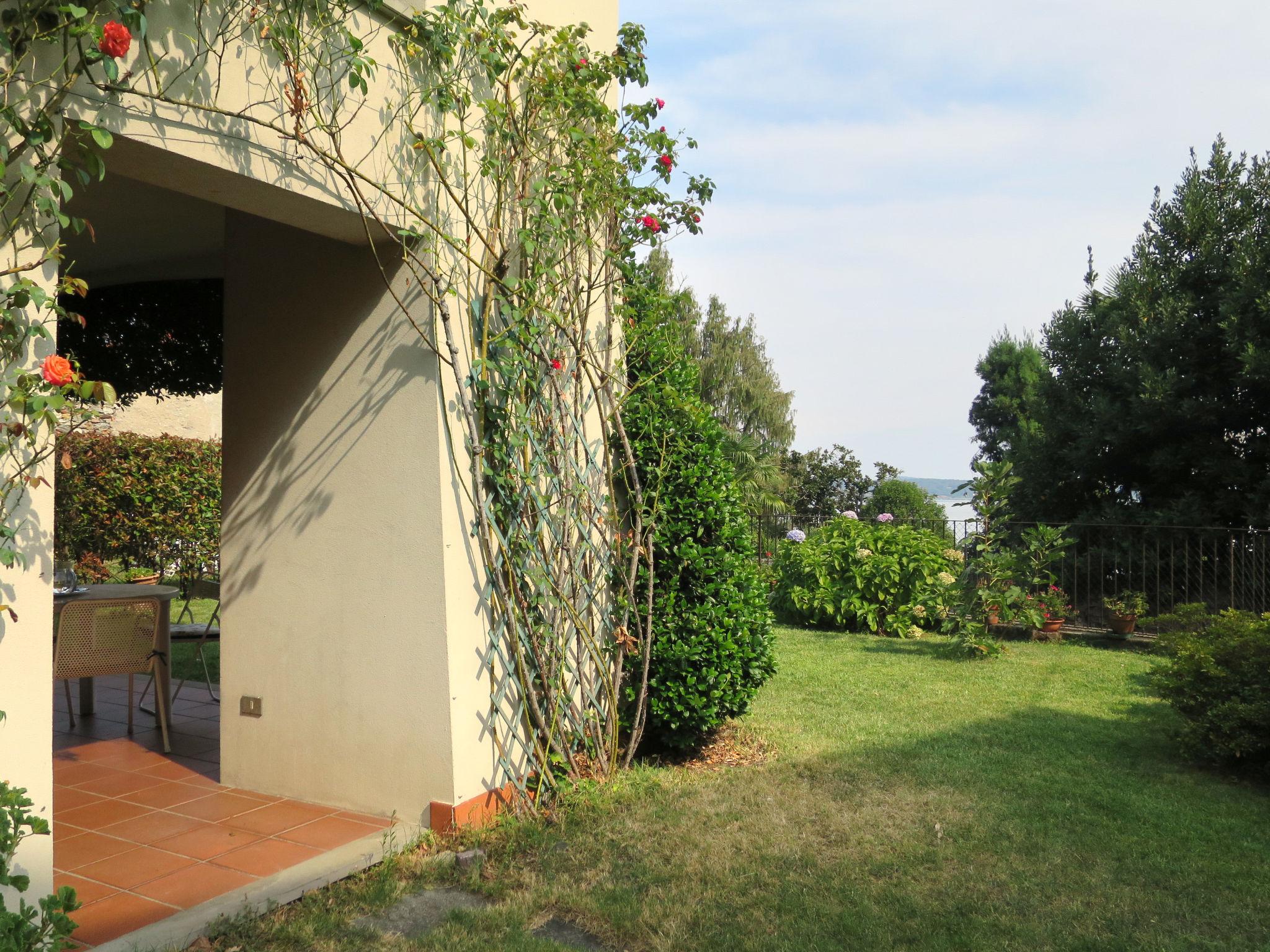 Photo 3 - 2 bedroom Apartment in Belgirate with garden