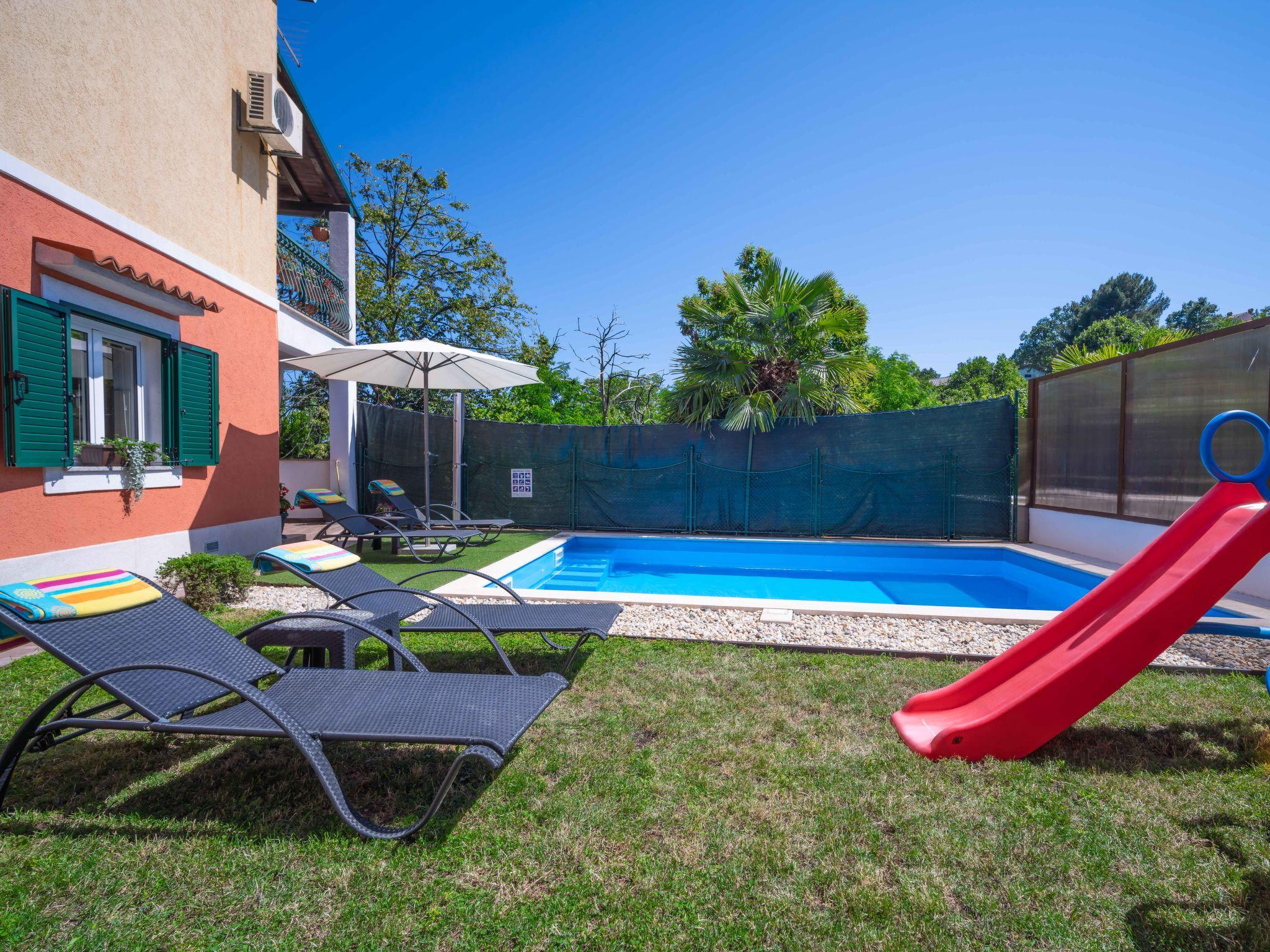 Foto 26 - Apartamento de 2 quartos em Opatija com piscina privada e vistas do mar