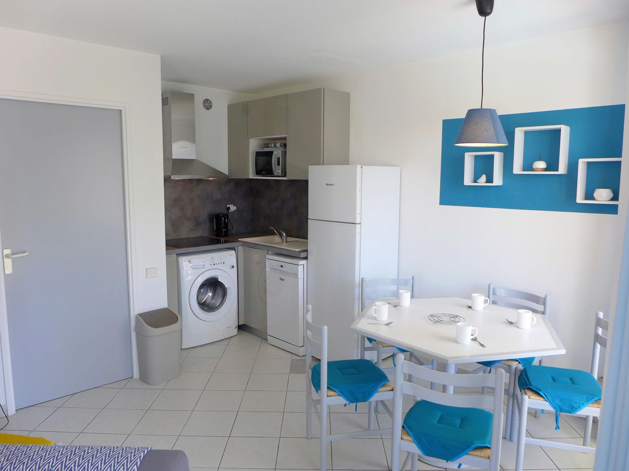 Foto 8 - Apartamento de 1 habitación en Fréjus con piscina y vistas al mar