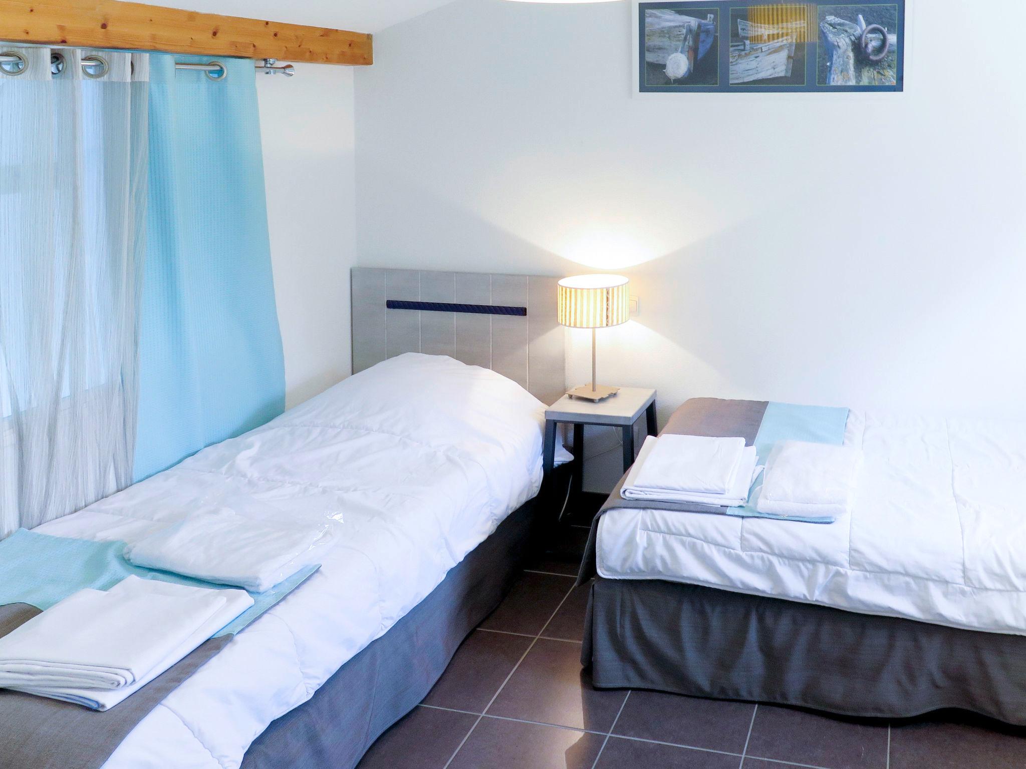 Foto 5 - Appartamento con 2 camere da letto a Saint-Palais-sur-Mer con piscina e vista mare
