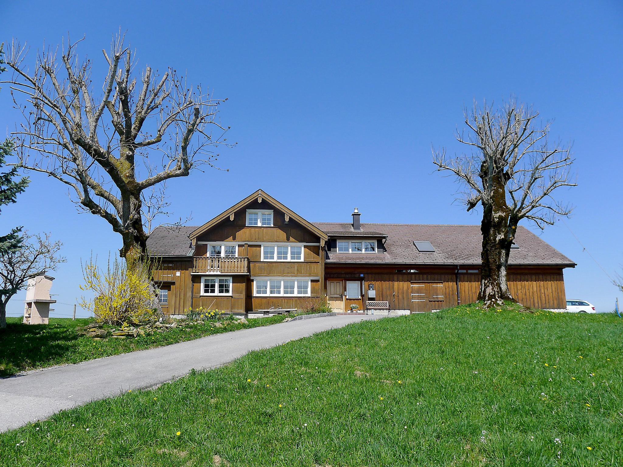 Foto 14 - Apartamento de 2 habitaciones en Schlatt-Haslen con jardín y vistas a la montaña