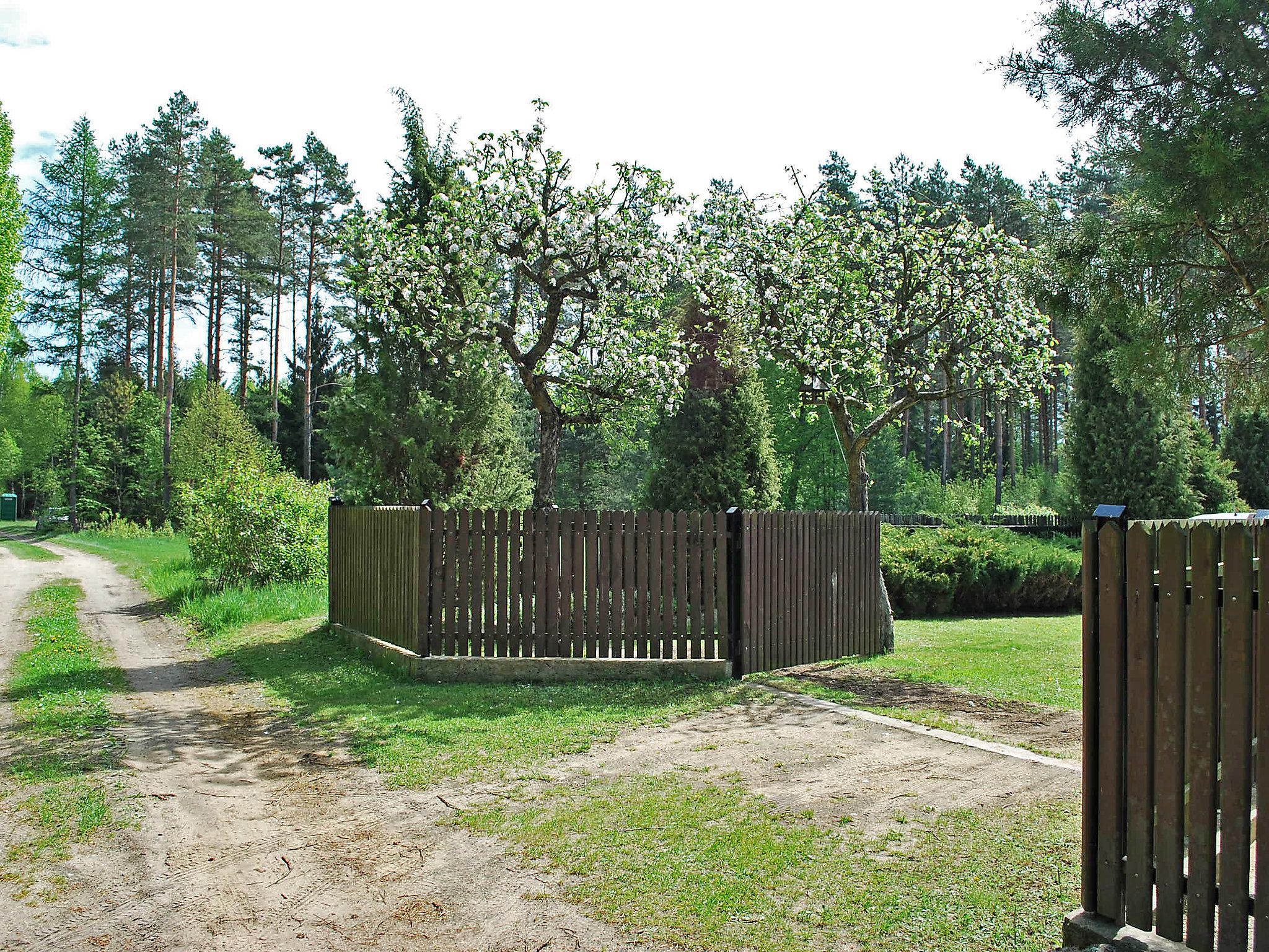 Foto 18 - Casa de 3 quartos em Ruciane-Nida com jardim e terraço