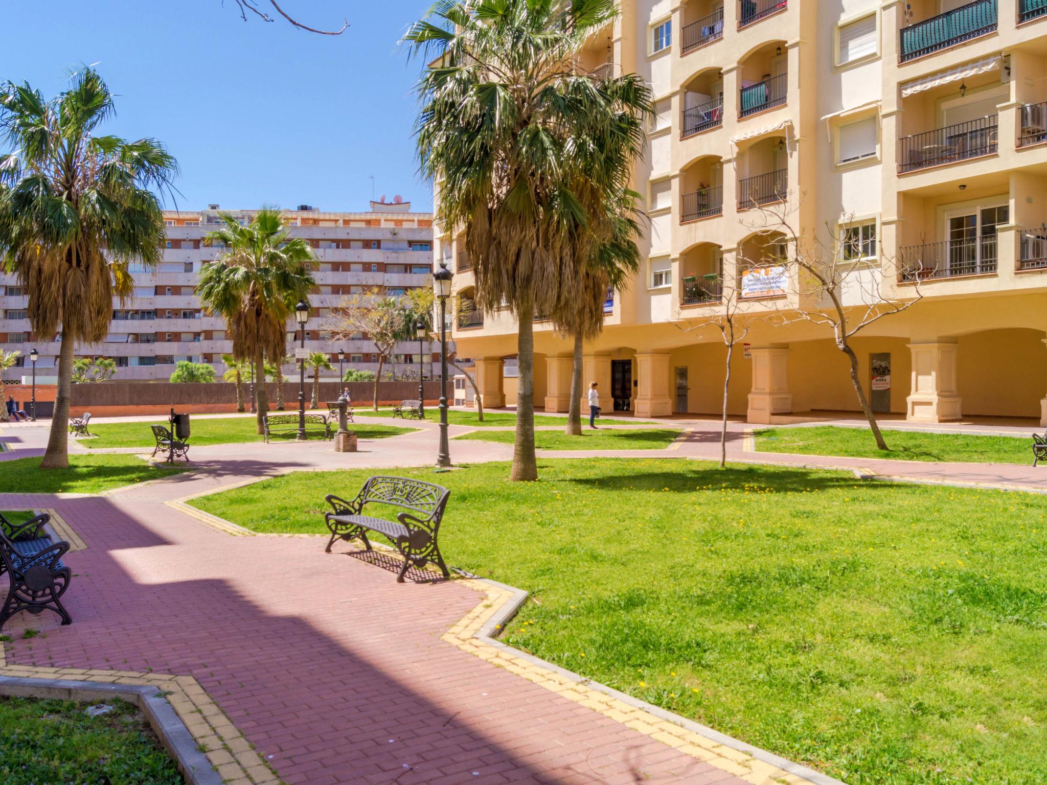 Foto 18 - Appartamento con 2 camere da letto a Estepona con terrazza e vista mare