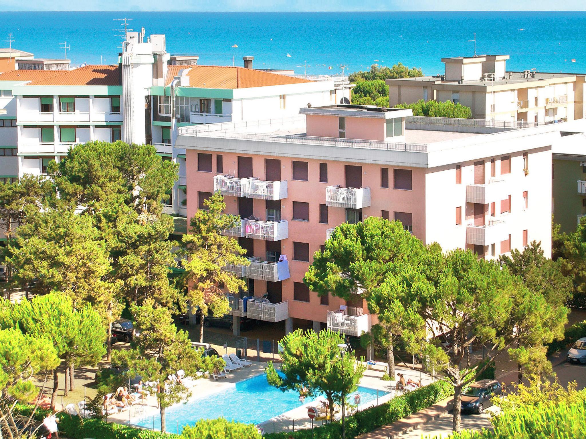 Foto 8 - Apartamento de 2 quartos em San Michele al Tagliamento com piscina e vistas do mar