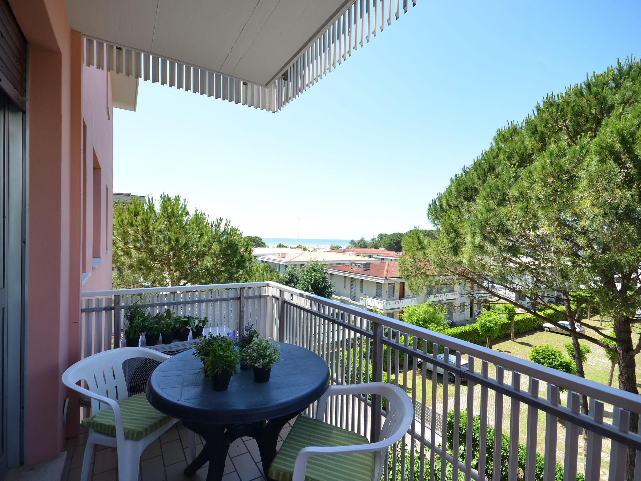 Foto 2 - Apartamento de 2 quartos em San Michele al Tagliamento com piscina e vistas do mar