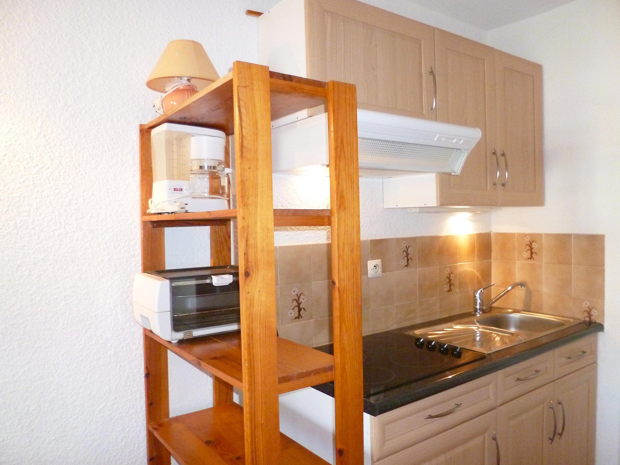 Foto 5 - Appartamento con 1 camera da letto a Le Barcarès con piscina e vista mare