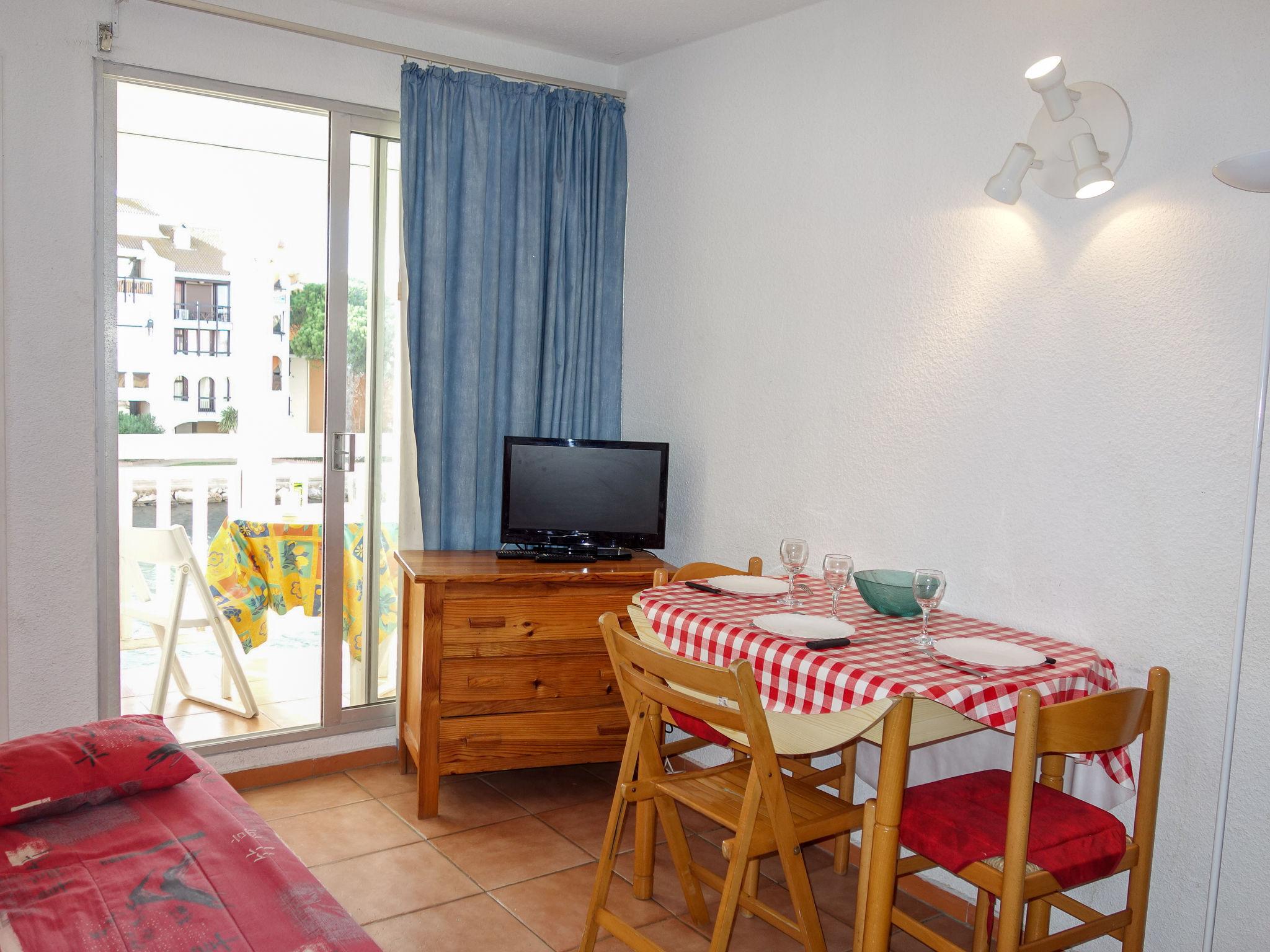 Photo 6 - 1 bedroom Apartment in Le Barcarès with swimming pool and sea view