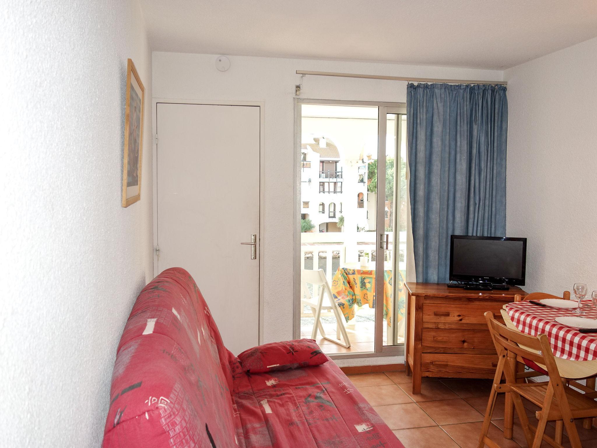 Photo 7 - 1 bedroom Apartment in Le Barcarès with swimming pool and sea view