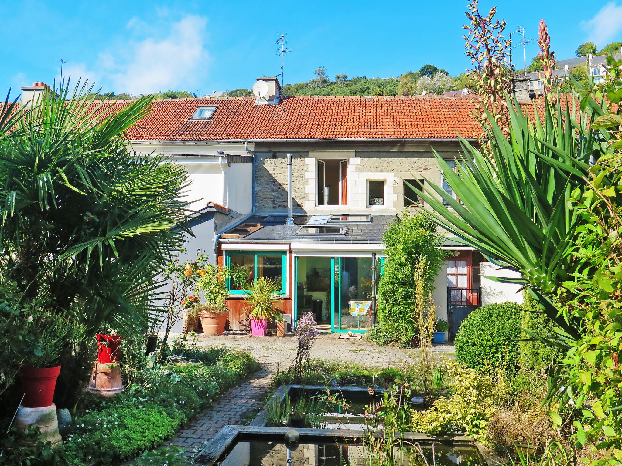 Photo 2 - Maison de 1 chambre à Plérin avec jardin et vues à la mer