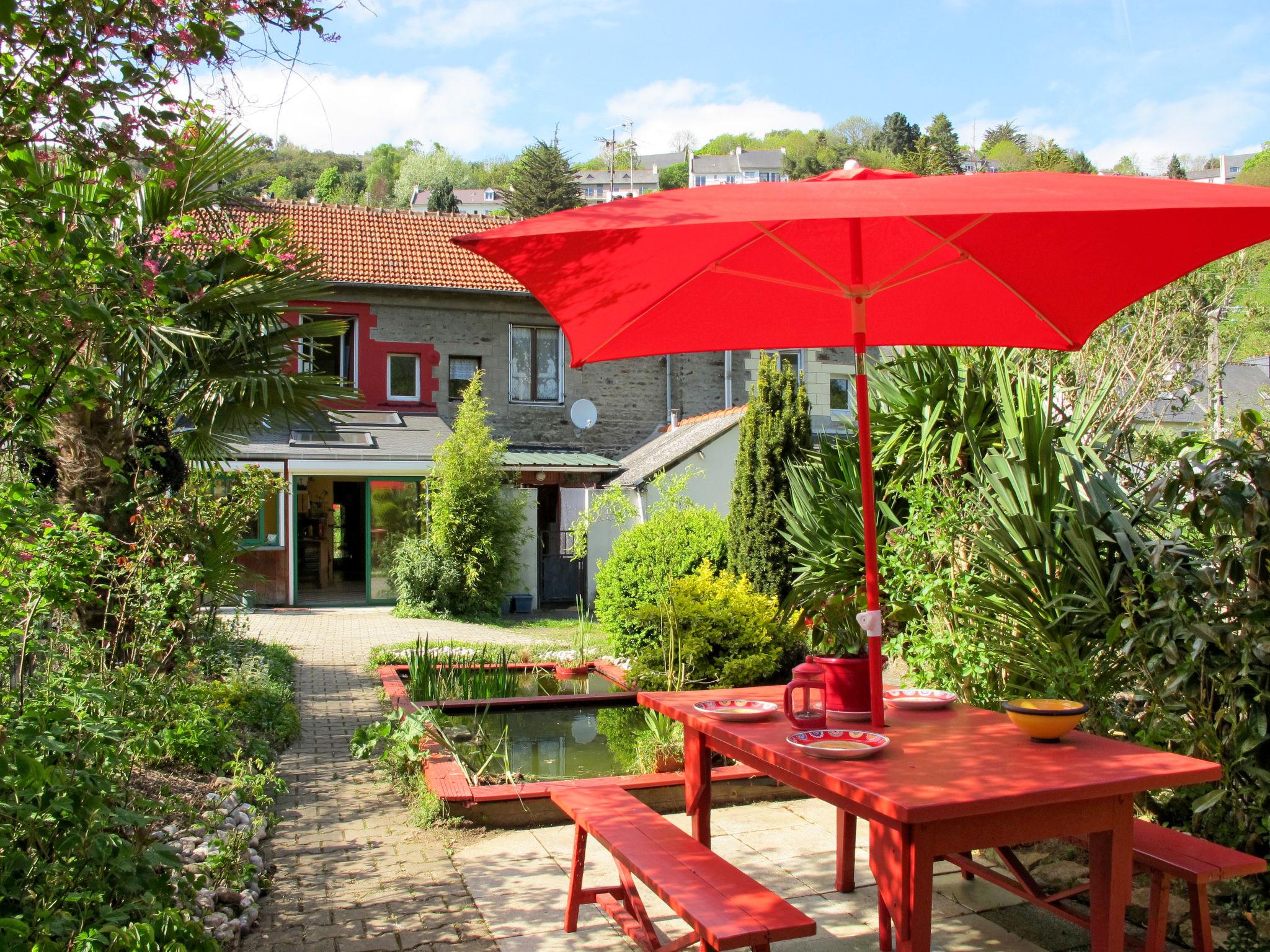 Photo 1 - Maison de 1 chambre à Plérin avec jardin et vues à la mer