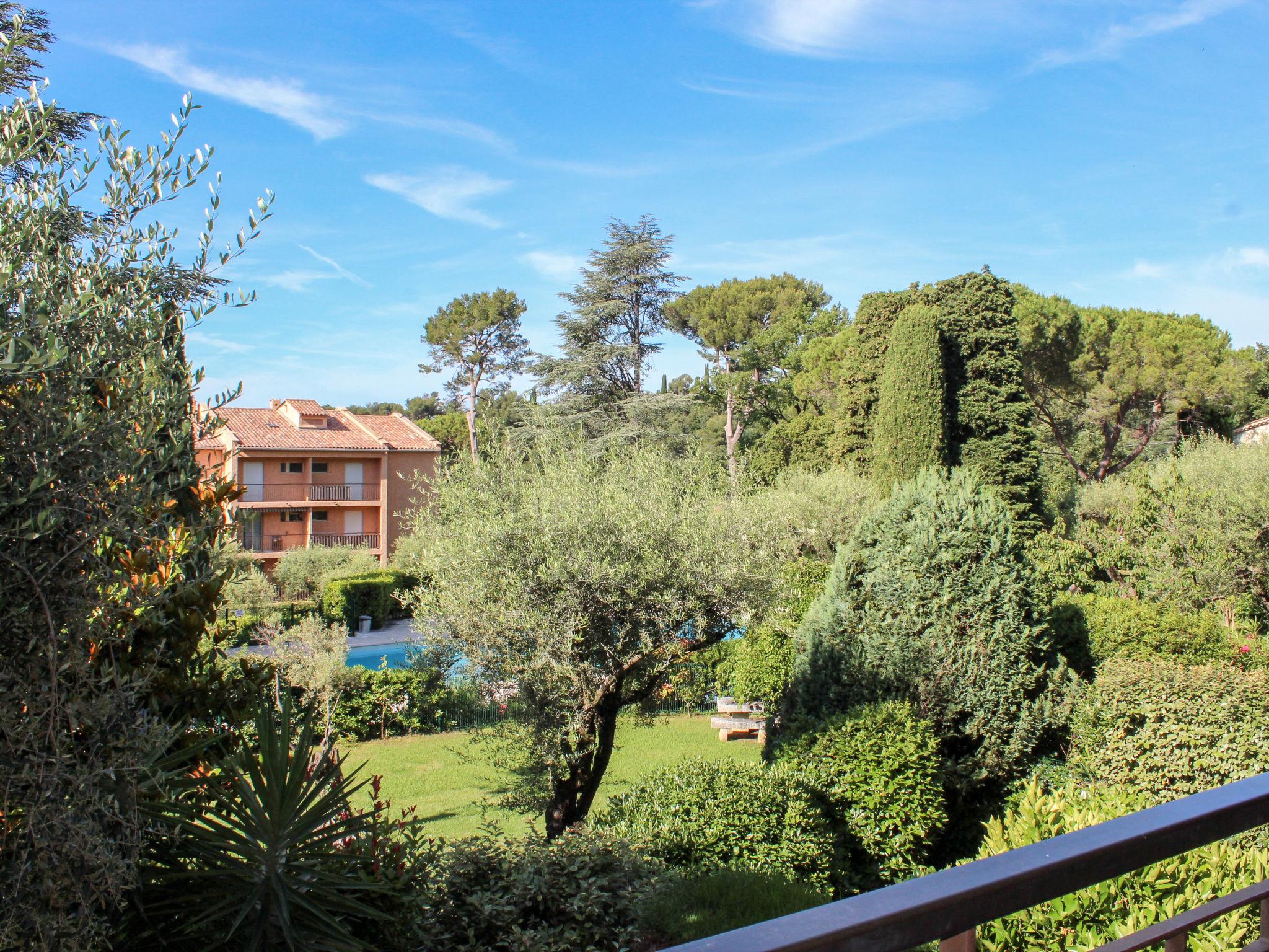 Photo 15 - 1 bedroom Apartment in Vence with swimming pool and garden