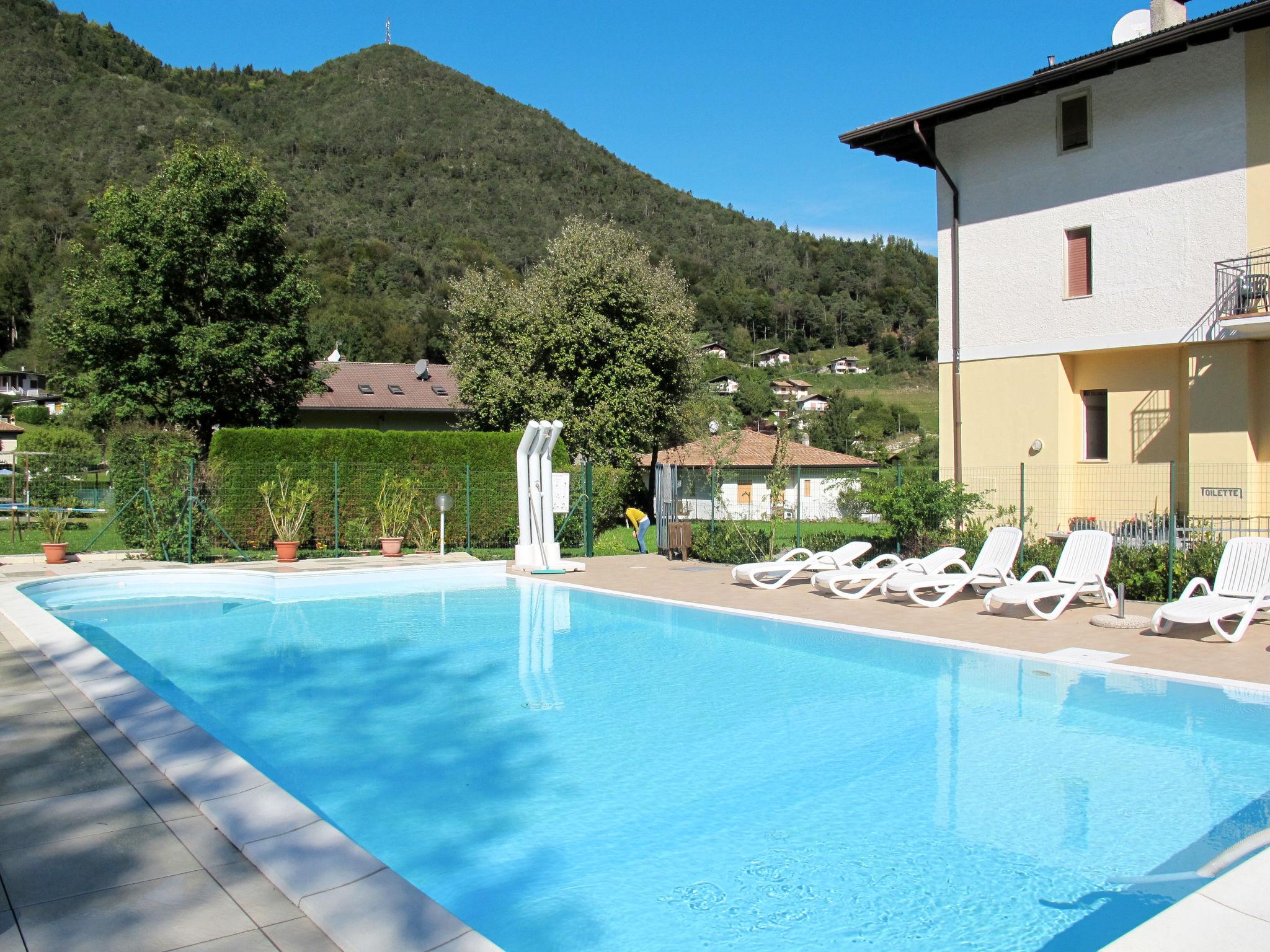 Foto 1 - Apartamento de 1 habitación en Ledro con piscina y vistas a la montaña