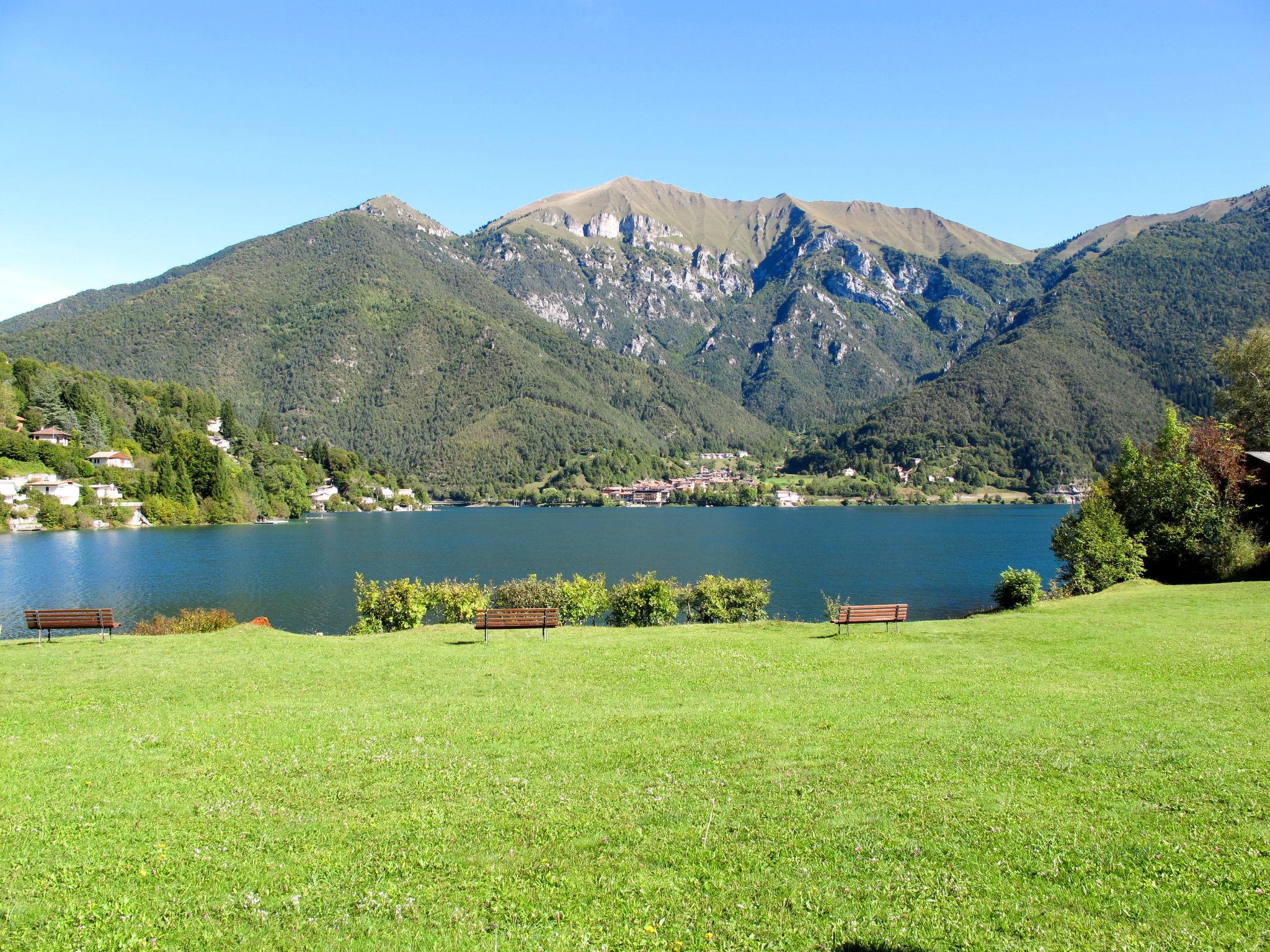 Foto 5 - Apartment mit 1 Schlafzimmer in Ledro mit schwimmbad und blick auf die berge